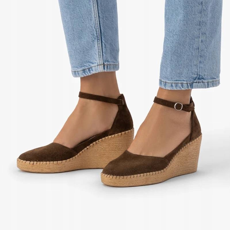 Ryłko 5YKS4 1TK hnědé sandály na klínku vel. 39 velur Valeria Kochland