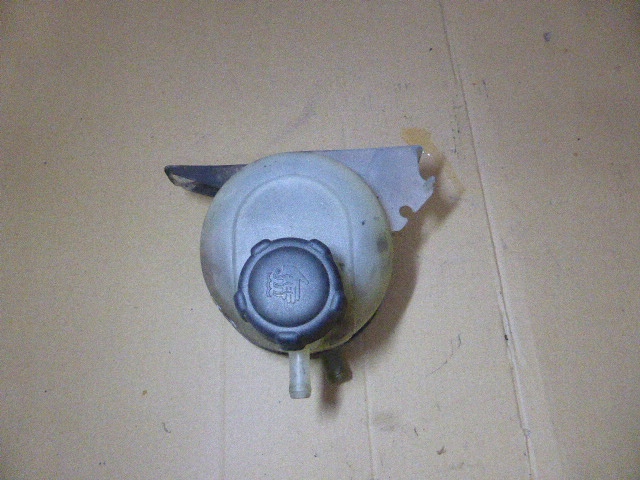 Behälter des Gasses Spritzdüse RENAULT KANGOO 8200686