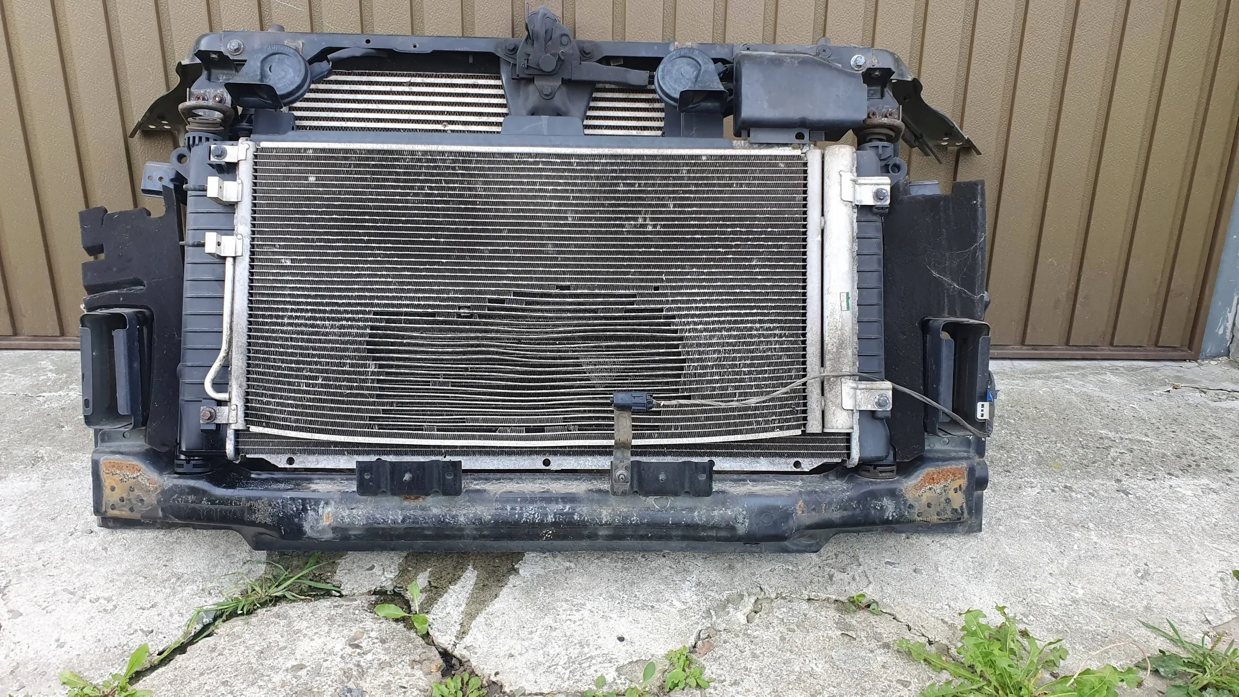 SsangYong Korando 3 10- 2.0 XDI Automat support panel for radiators pillar radiator
