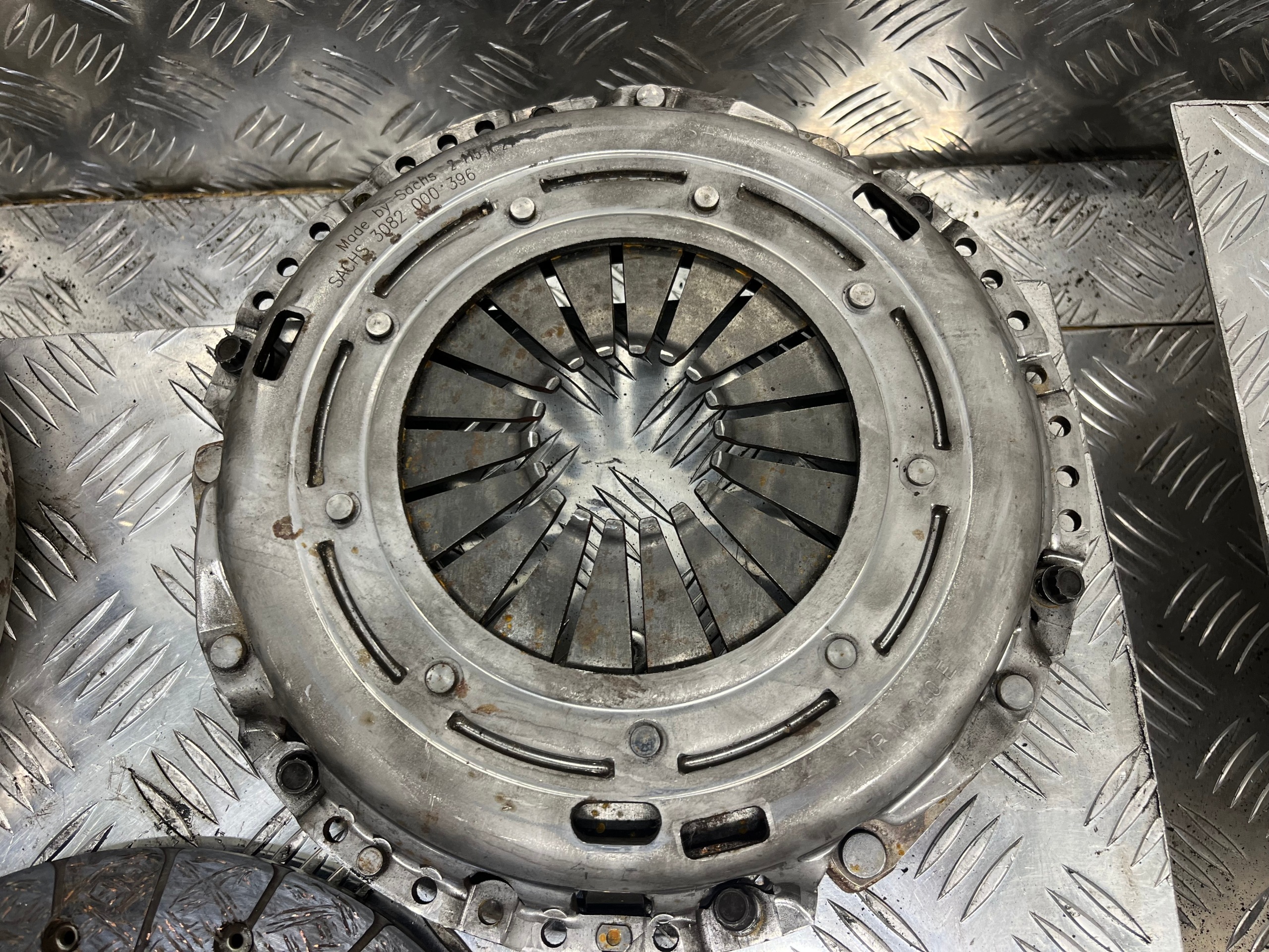 clutch complete VOLKSWAGEN TOURAN 1