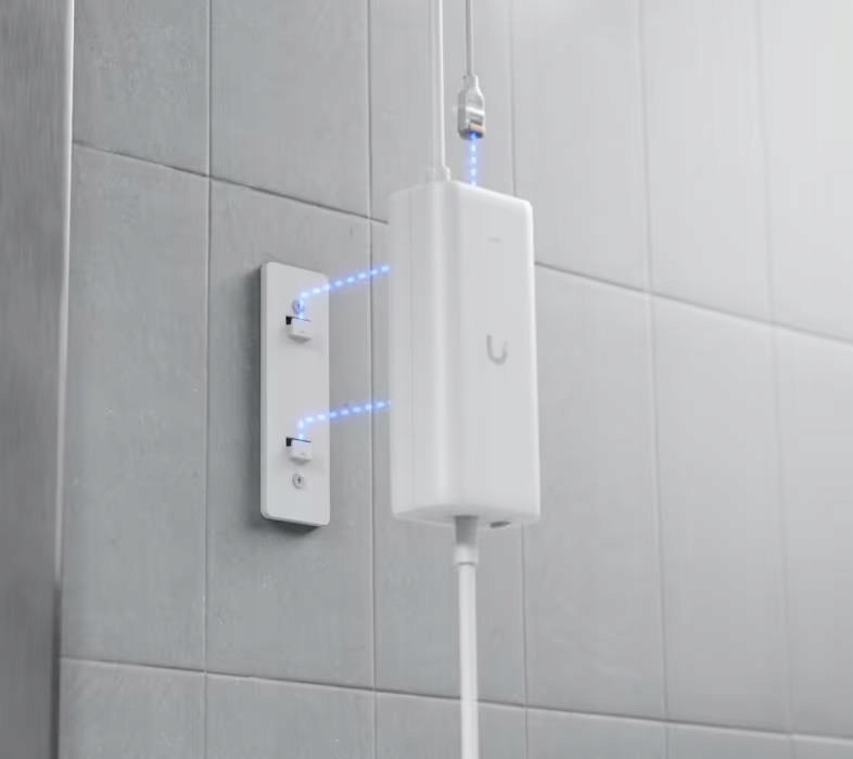 Ubiquiti PoE+ & Usb-c Adaptér Ac napájací adaptér so vstavaným PoE