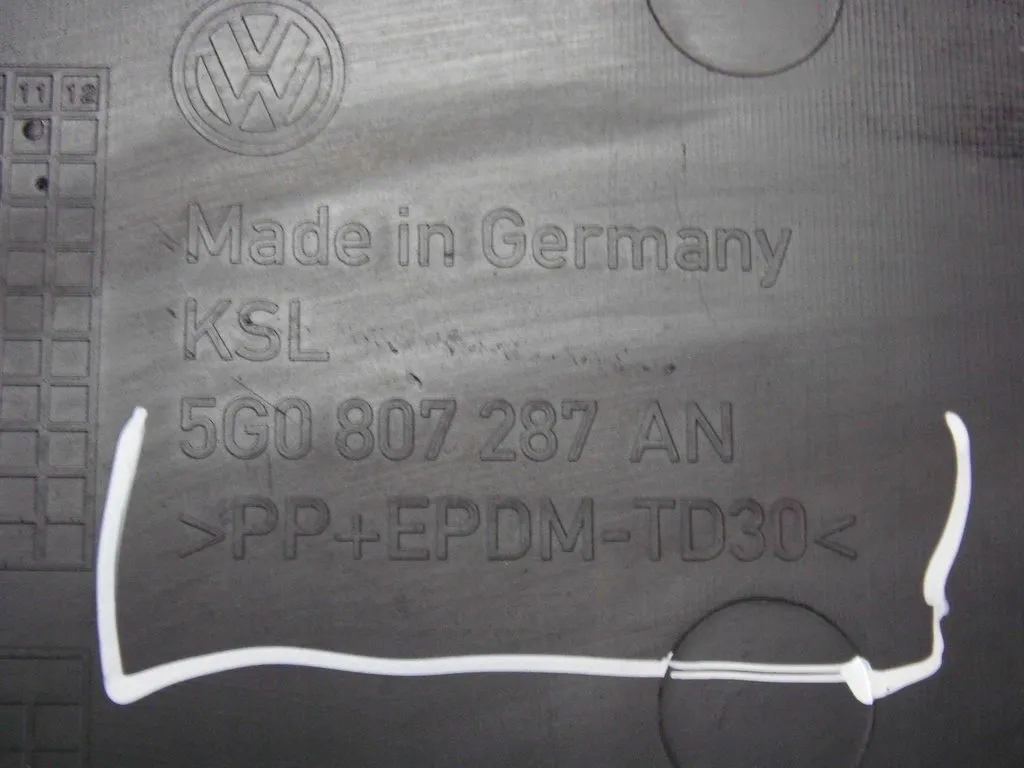 VW Golf VII frame pad signs rej. front