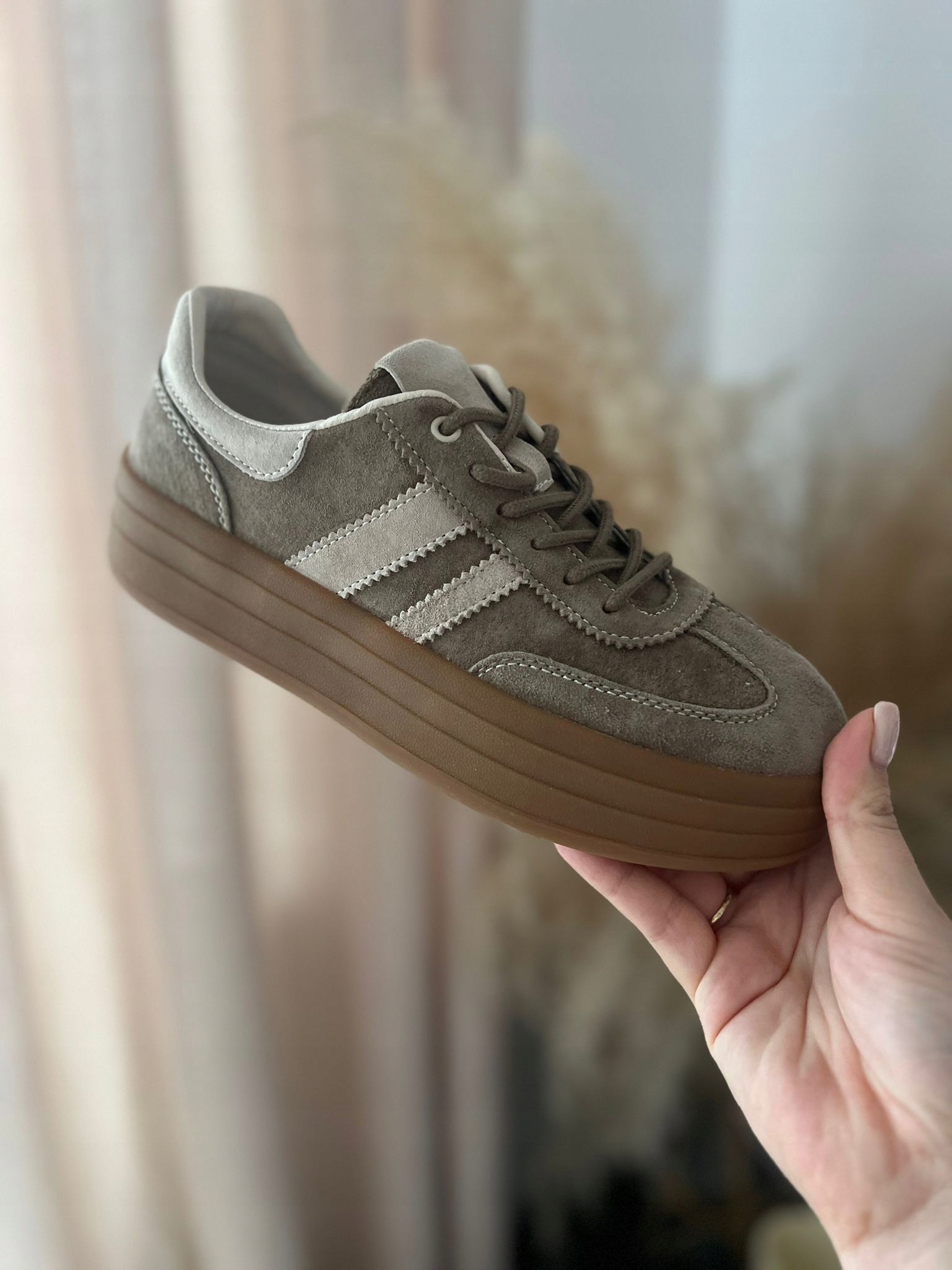 Khaki dámské kožené tenisky Goodin