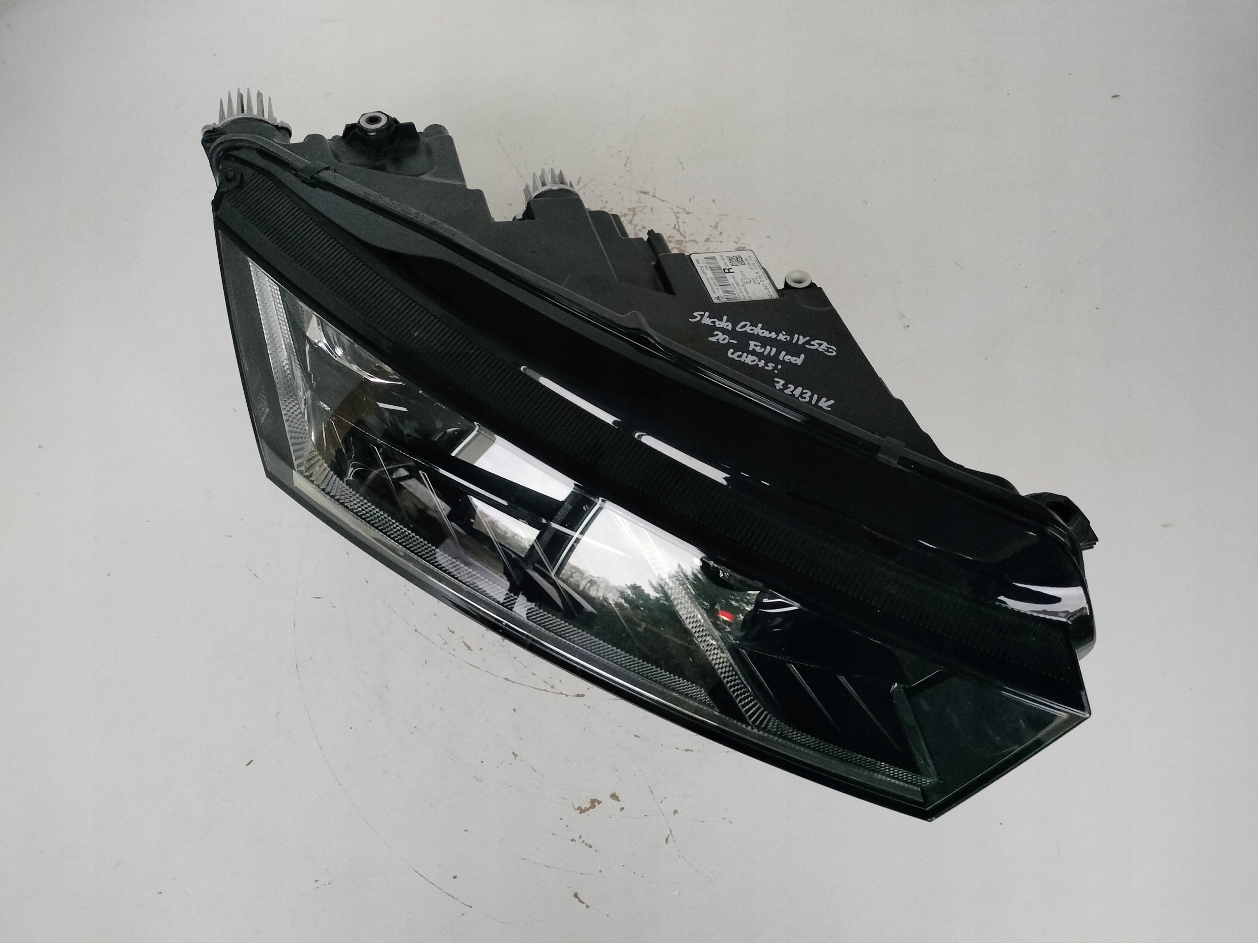 light right REFLEKTOR SKODA OCTAVIA IV 4 5E3 20- FULL LED