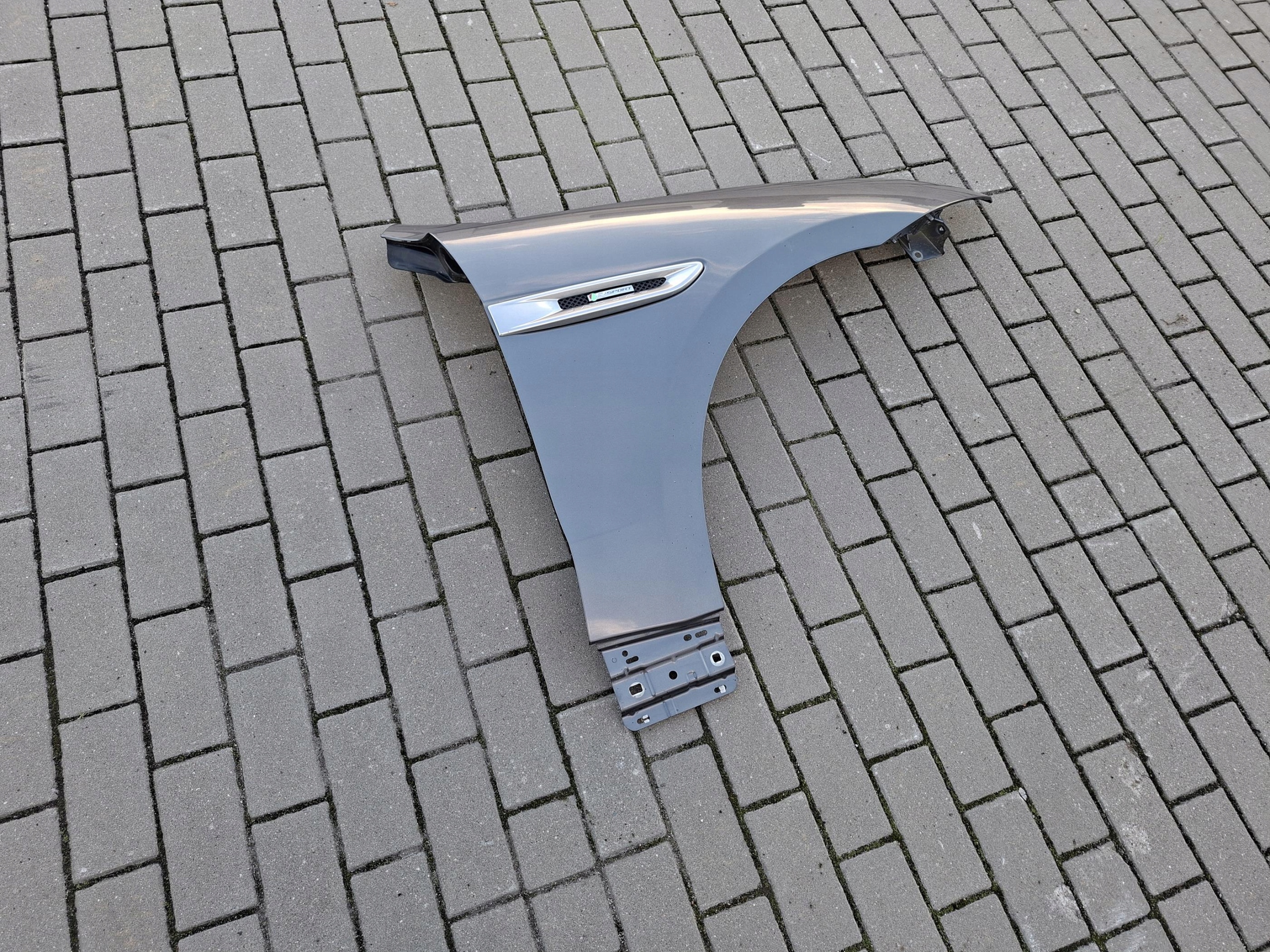 fender front front right R SPORT JAGUAR F-PACE X761 LKH