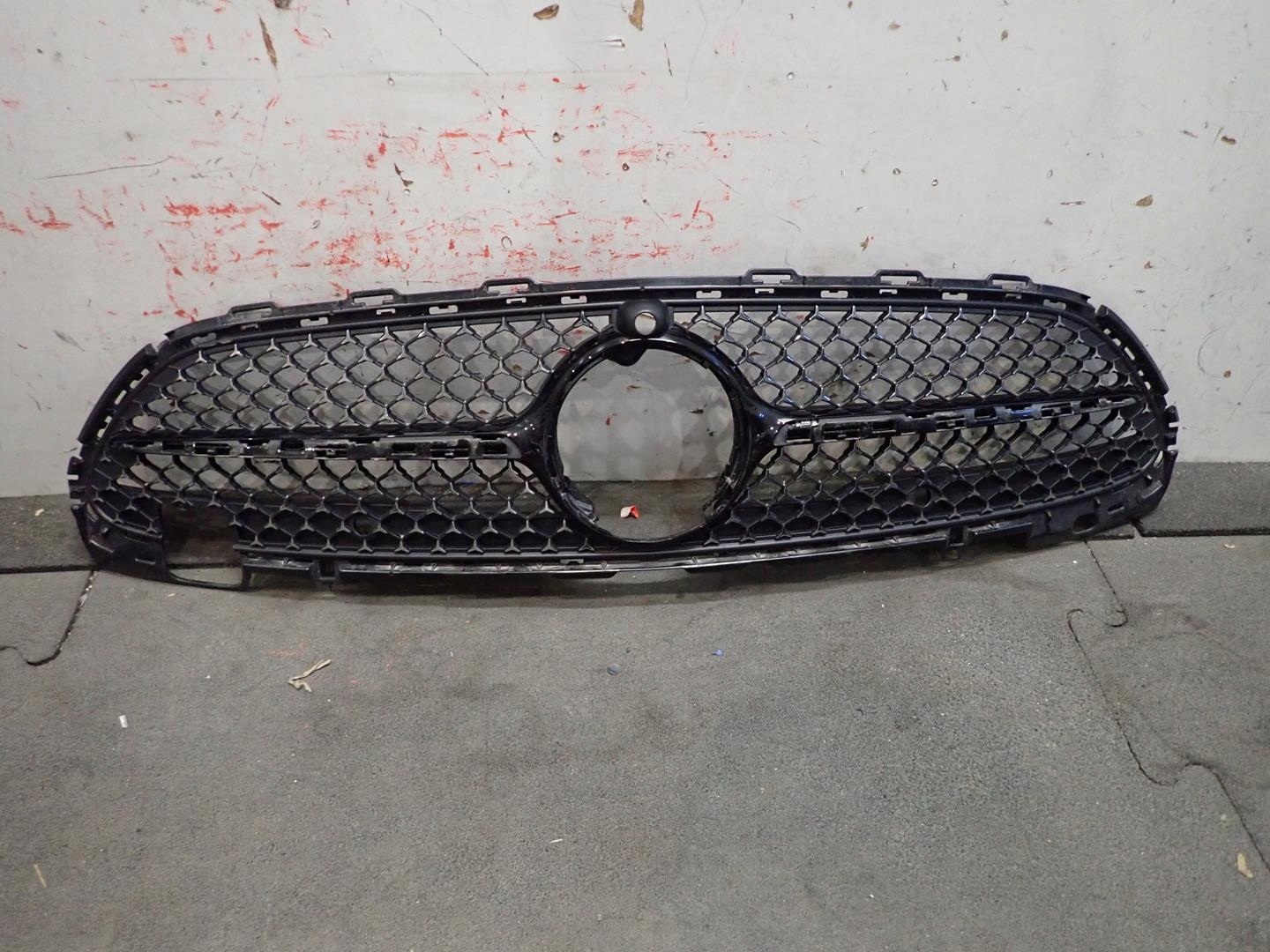 Grill MERCEDES C-KLASA W206 2021