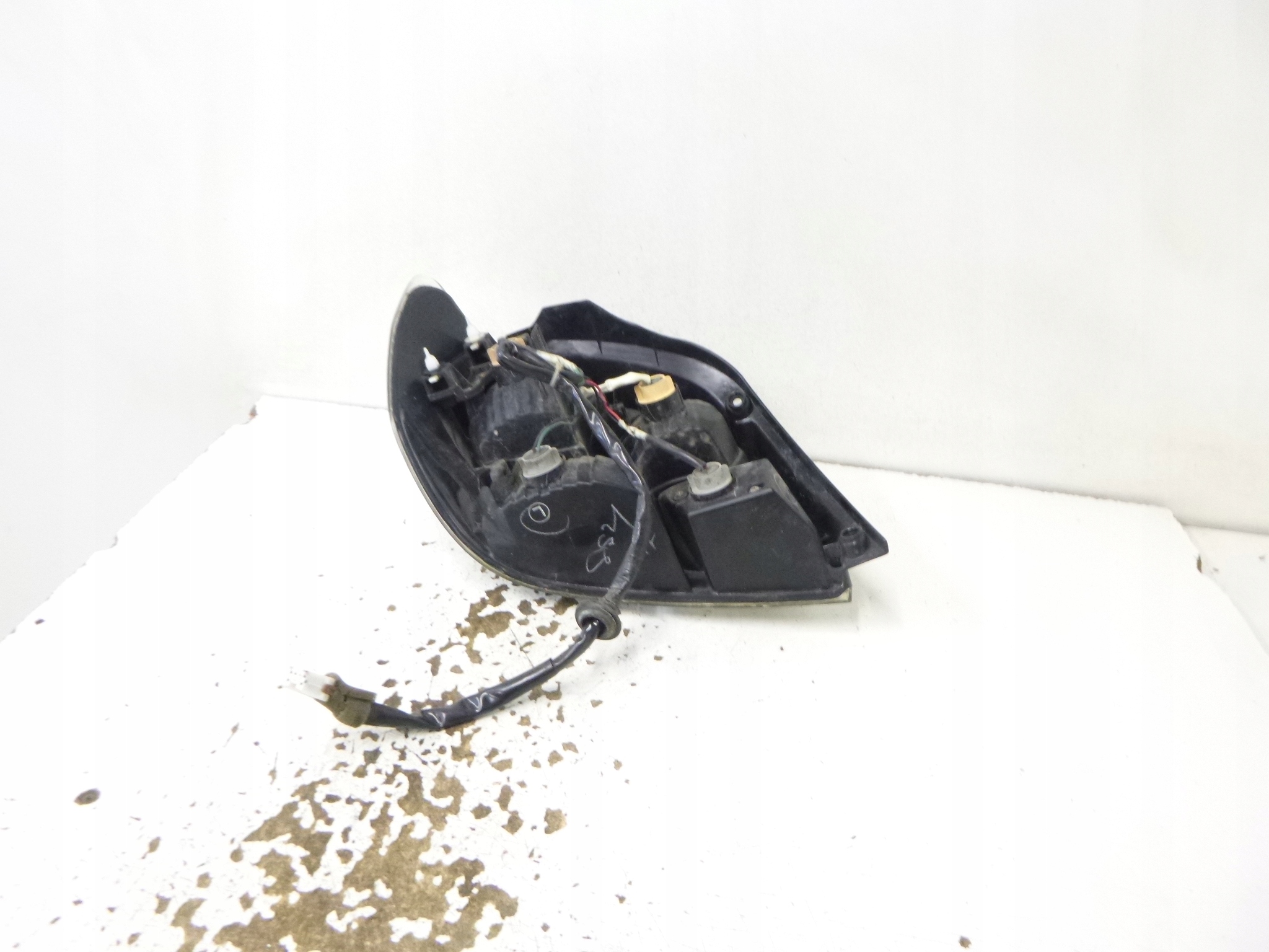 light rear right Mitsubishi Outlander and 2004r. 220-87546