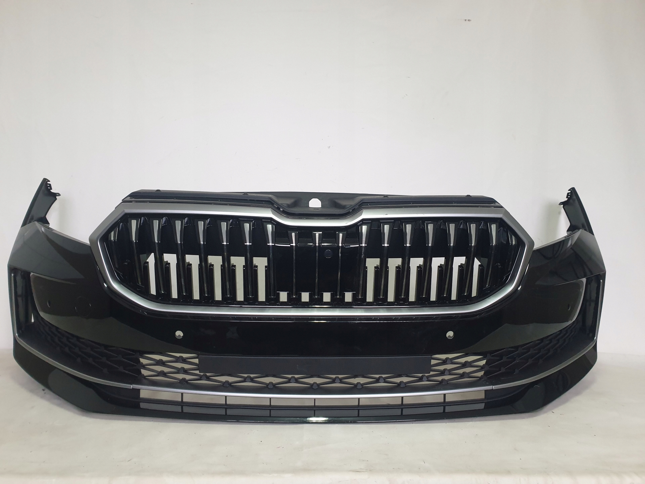 SKODA SUPERB IV 3P0 23-> bumper front front 4 x PDC cover 3P0807221