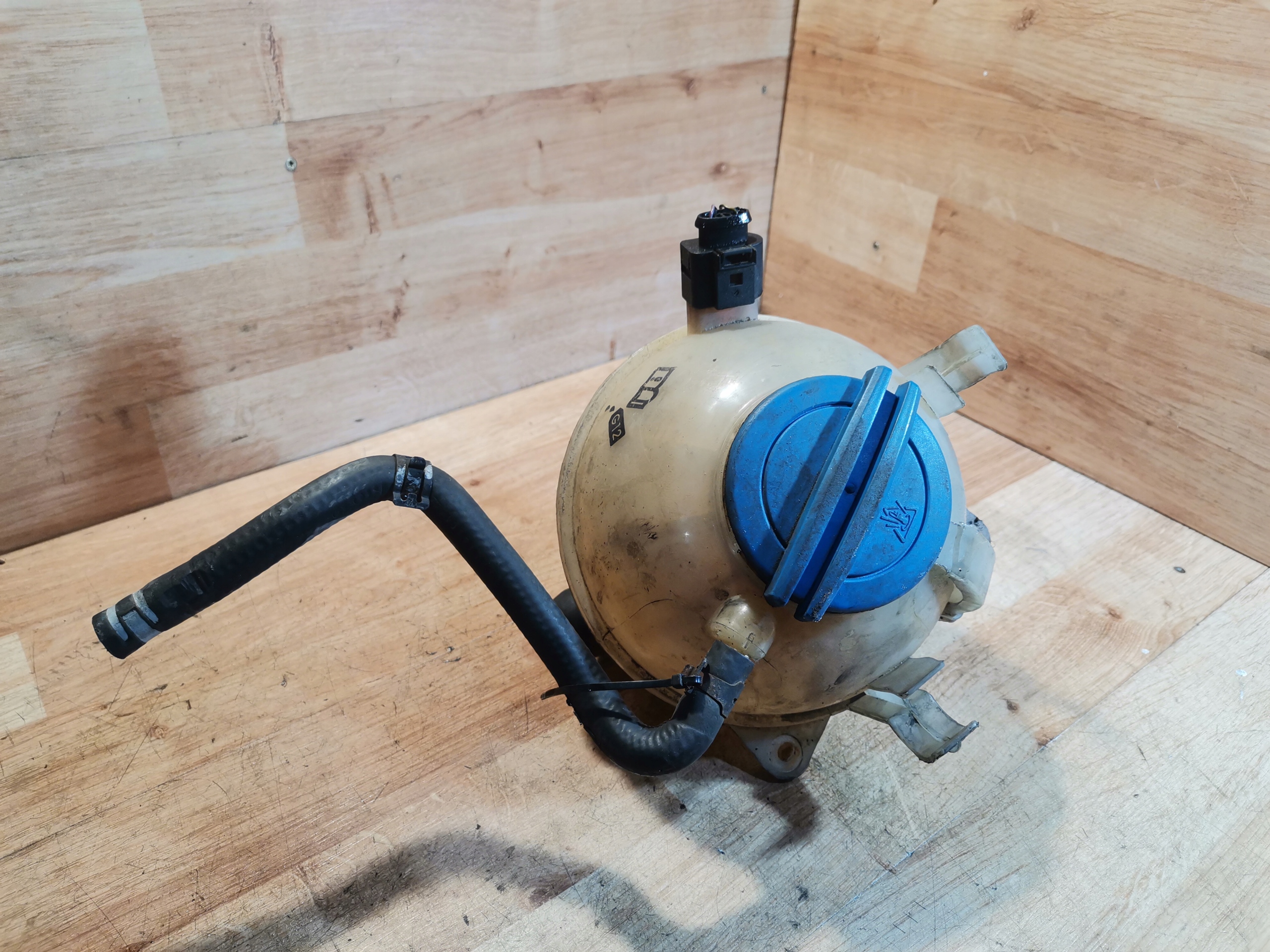 water tank VW JETTA III GOLF V VI