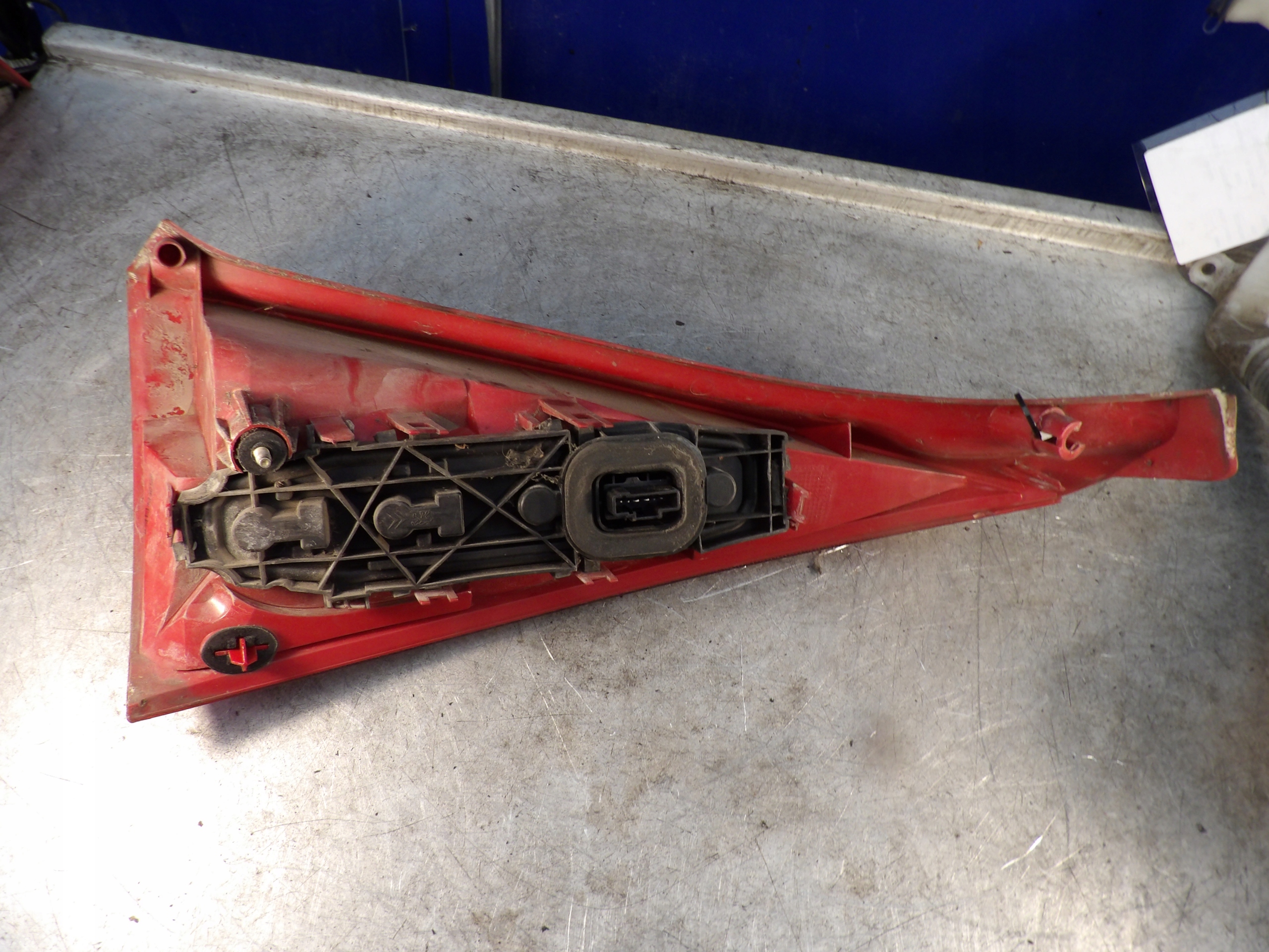 Citroen C3 and light rear left HB 5D