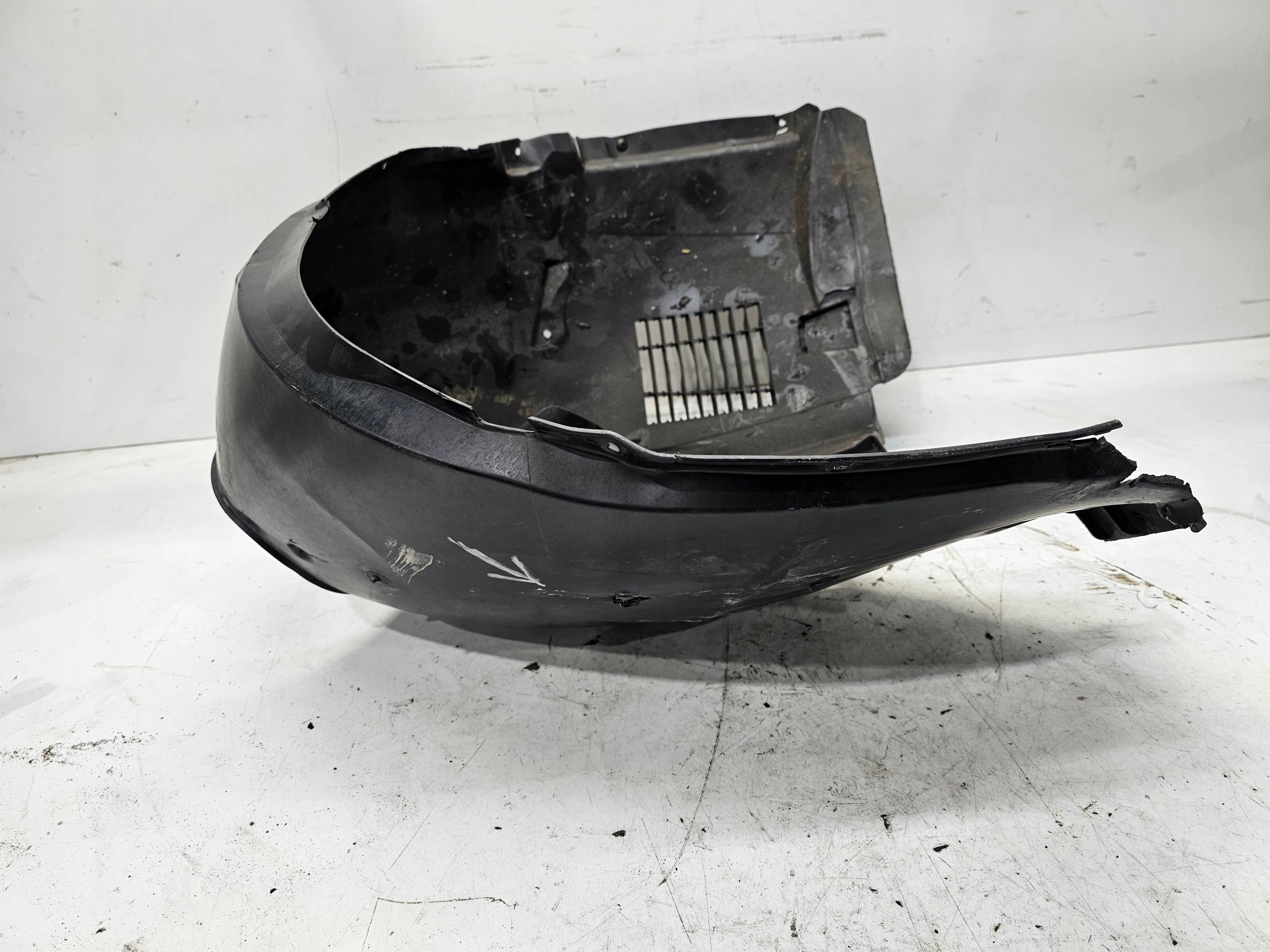 mudguard plastic right front AUDI A3 8Y 8Y0821172R