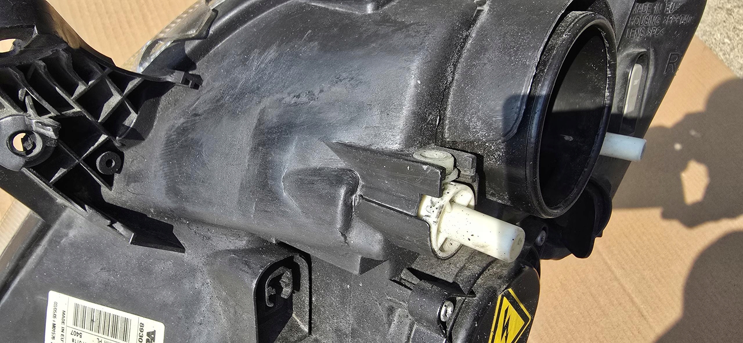 light right front front XENON OPEL MERIVA A 93321055 89307580