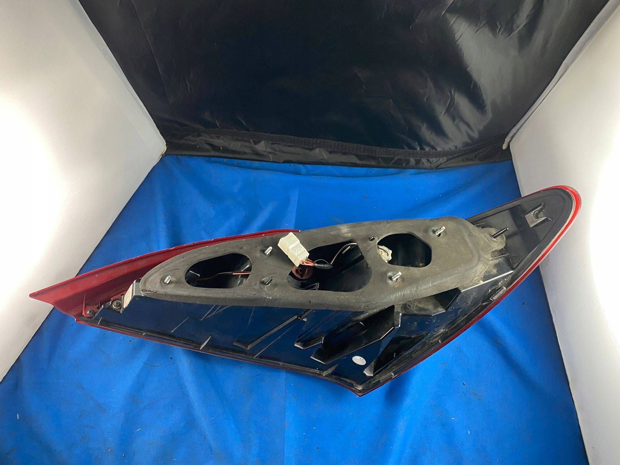 фонарь Hyundai Genesis - 16318252246 - с