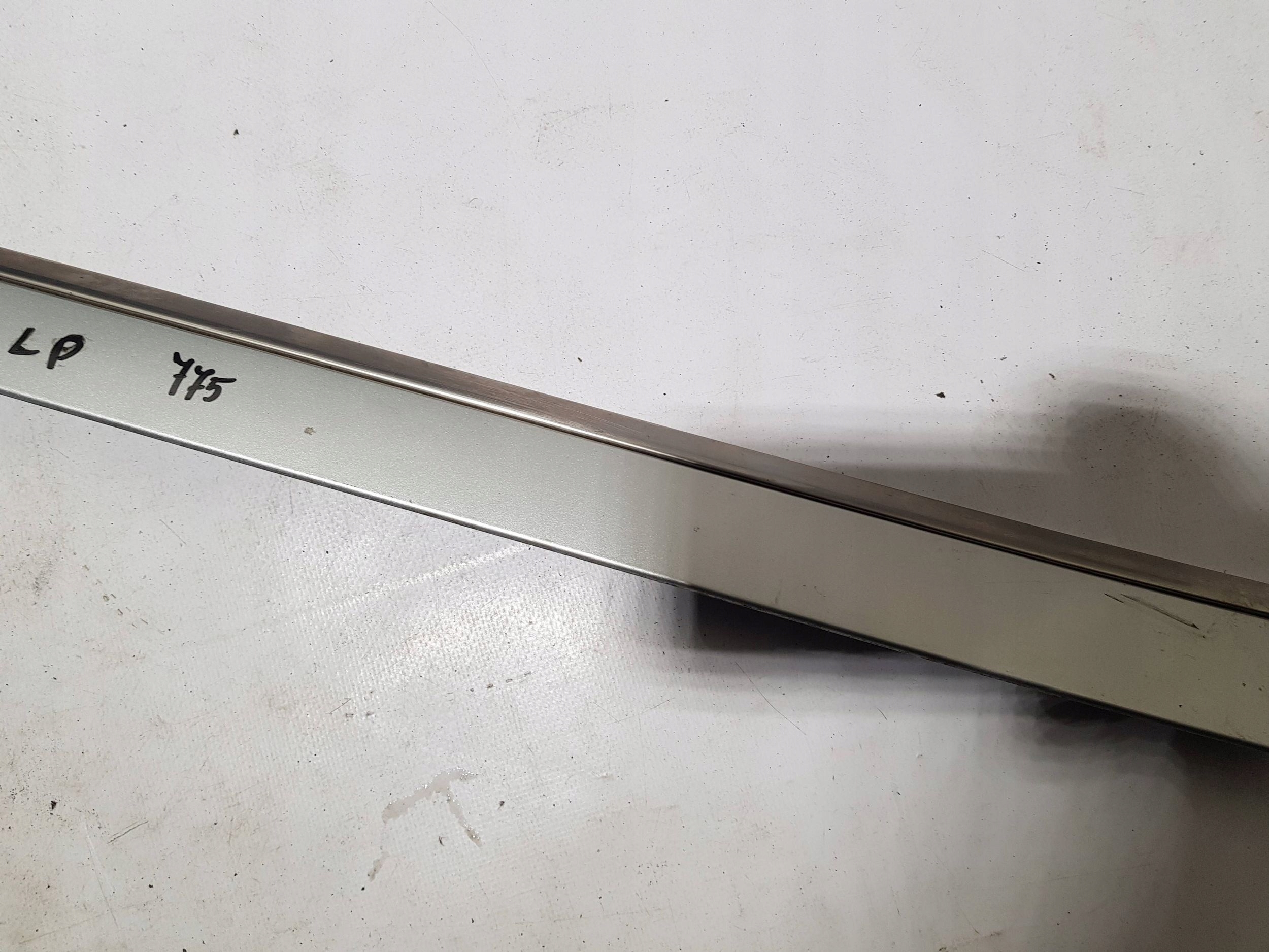 MERCEDES ML W164 GL X164 moulding door left front c775 775