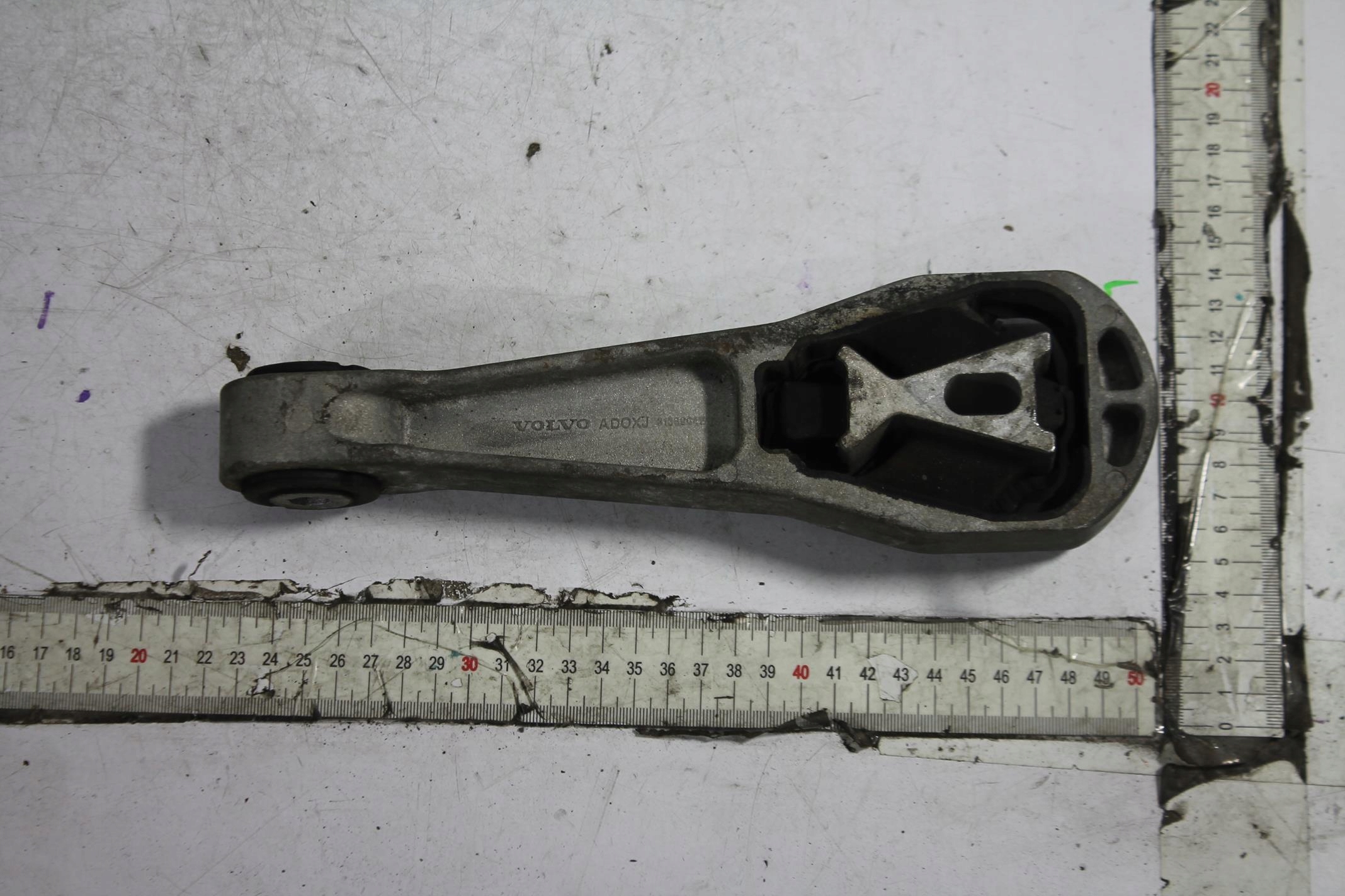 holder engine mount 31359642 VOLVO V40 II 12