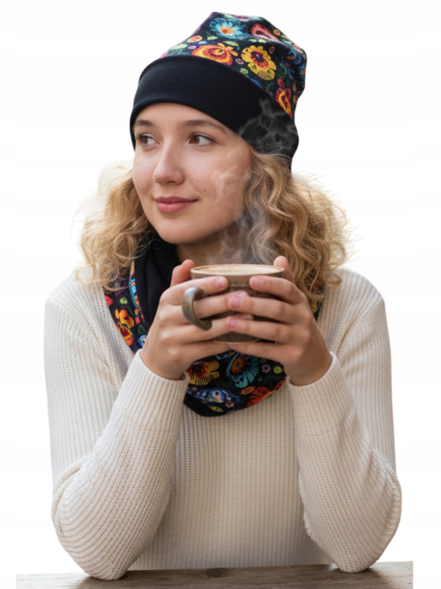 Sada černé lidové čepice a nákrčník z Łowicze