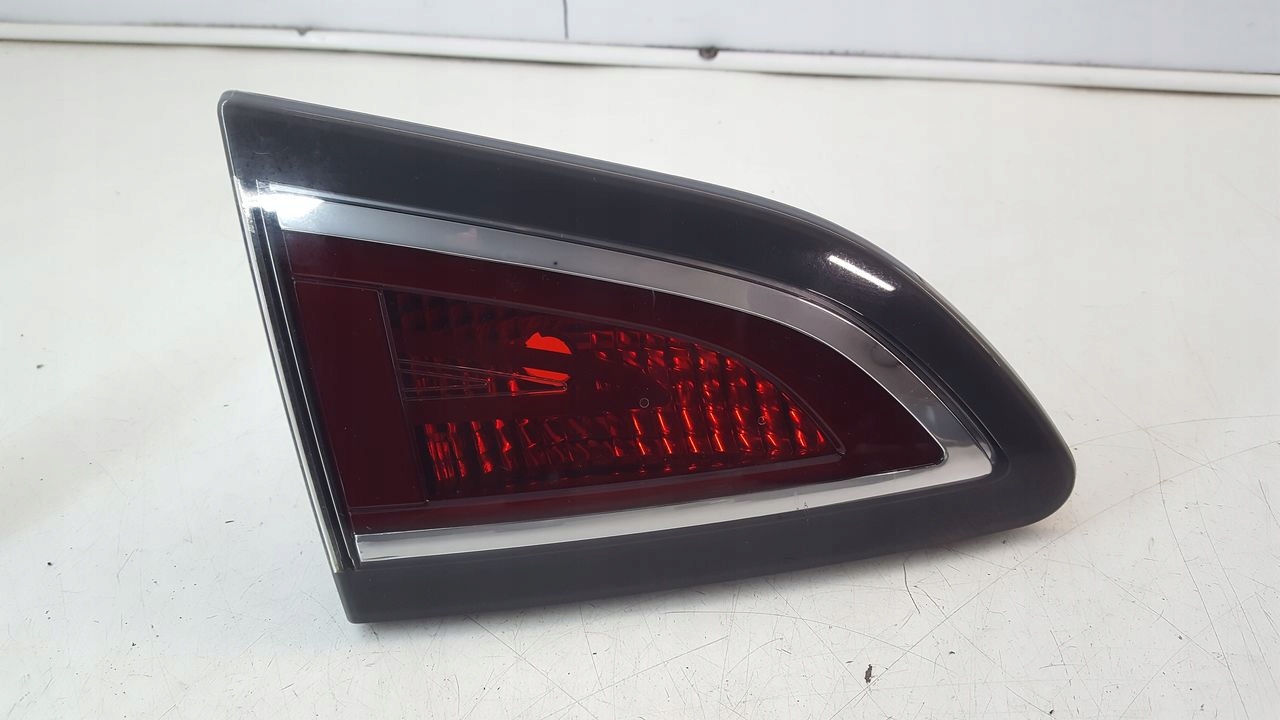 light rear left to the bonnet Renault Scenic III LIFT