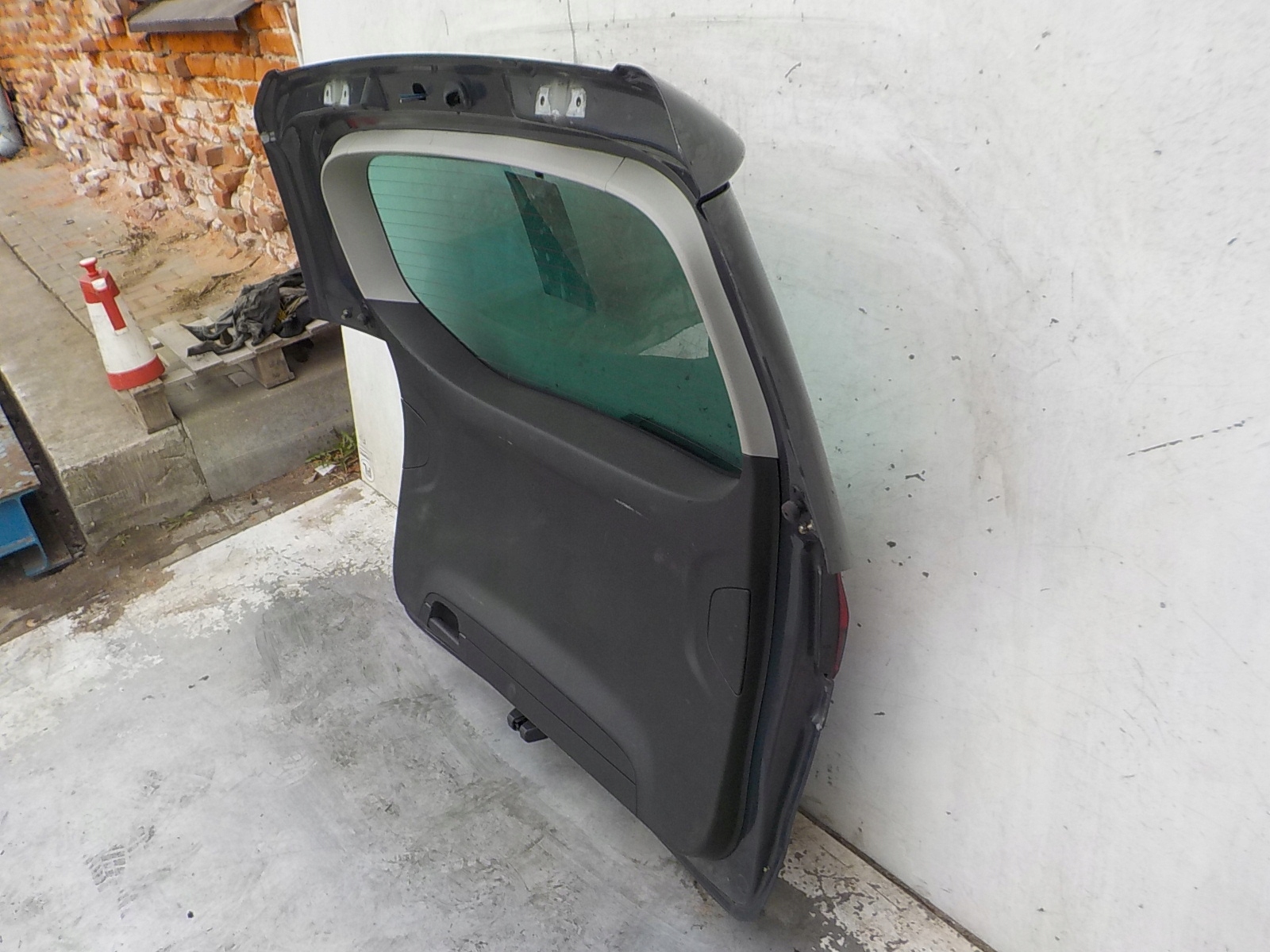 858 OPEL ZAFIRA C boot door rear