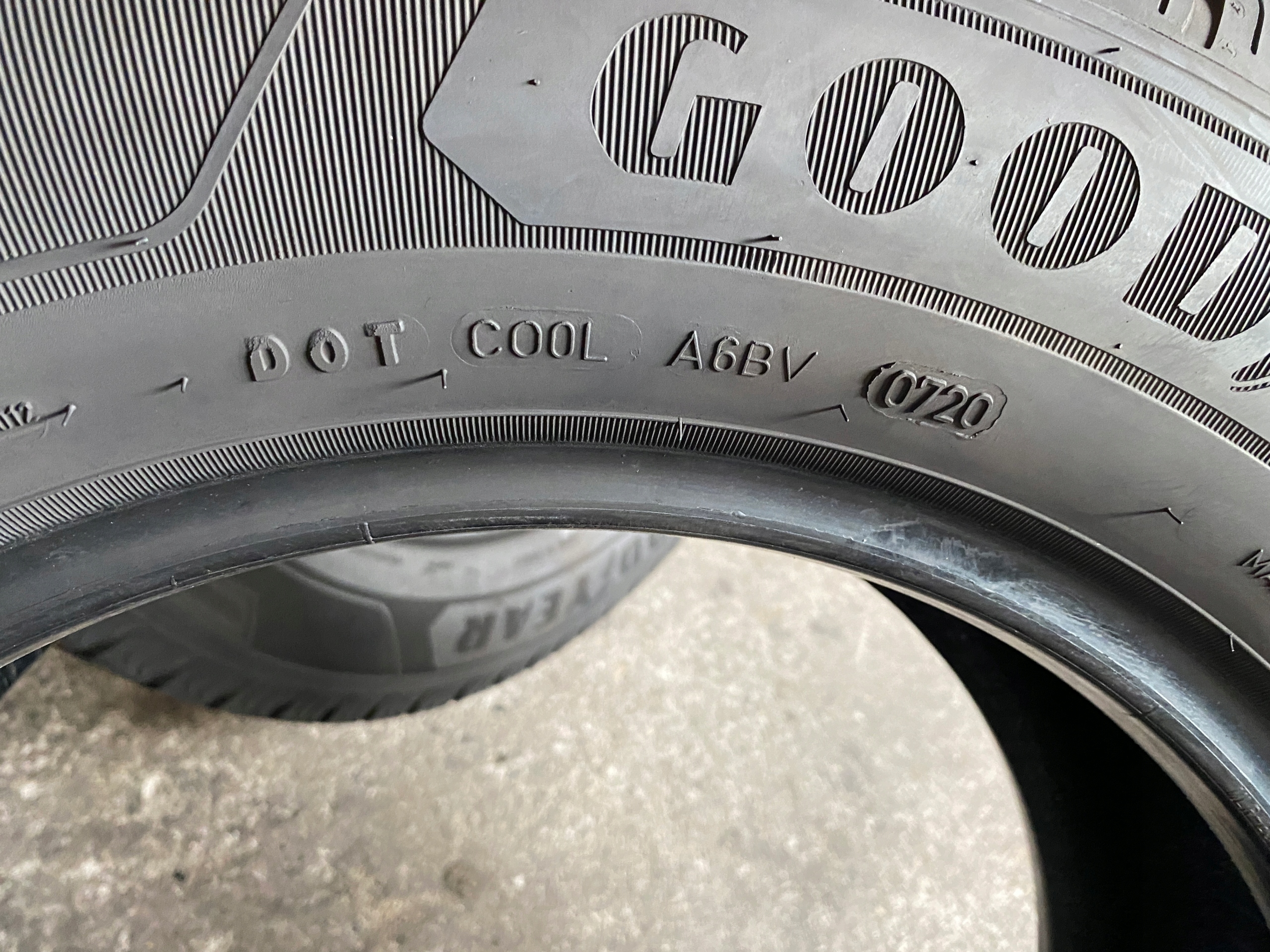 2 tyres summer 215/65R16C Goodyear EfficientGrip Cargo as new