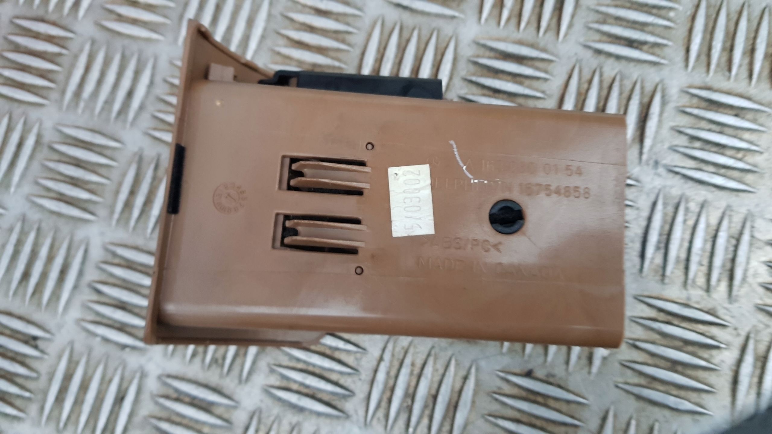 MERCEDES W163 ML grid consoles left A1638300154