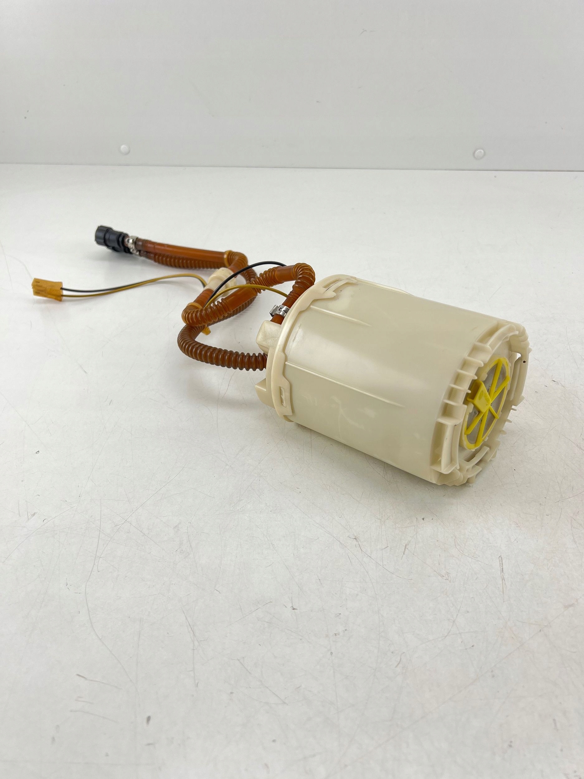 PORSCHE oe 88457311 топливный насос