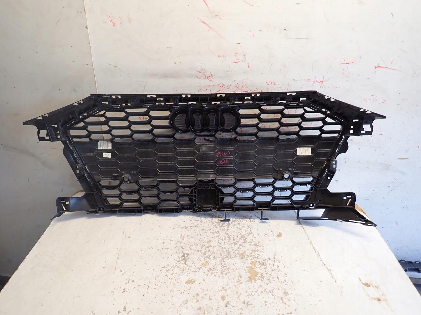 Grill AUDI A3 2020- 8Y0853651A