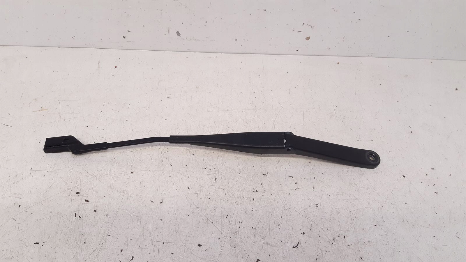 wiper arm left Ford Fiesta MK7 1,25i