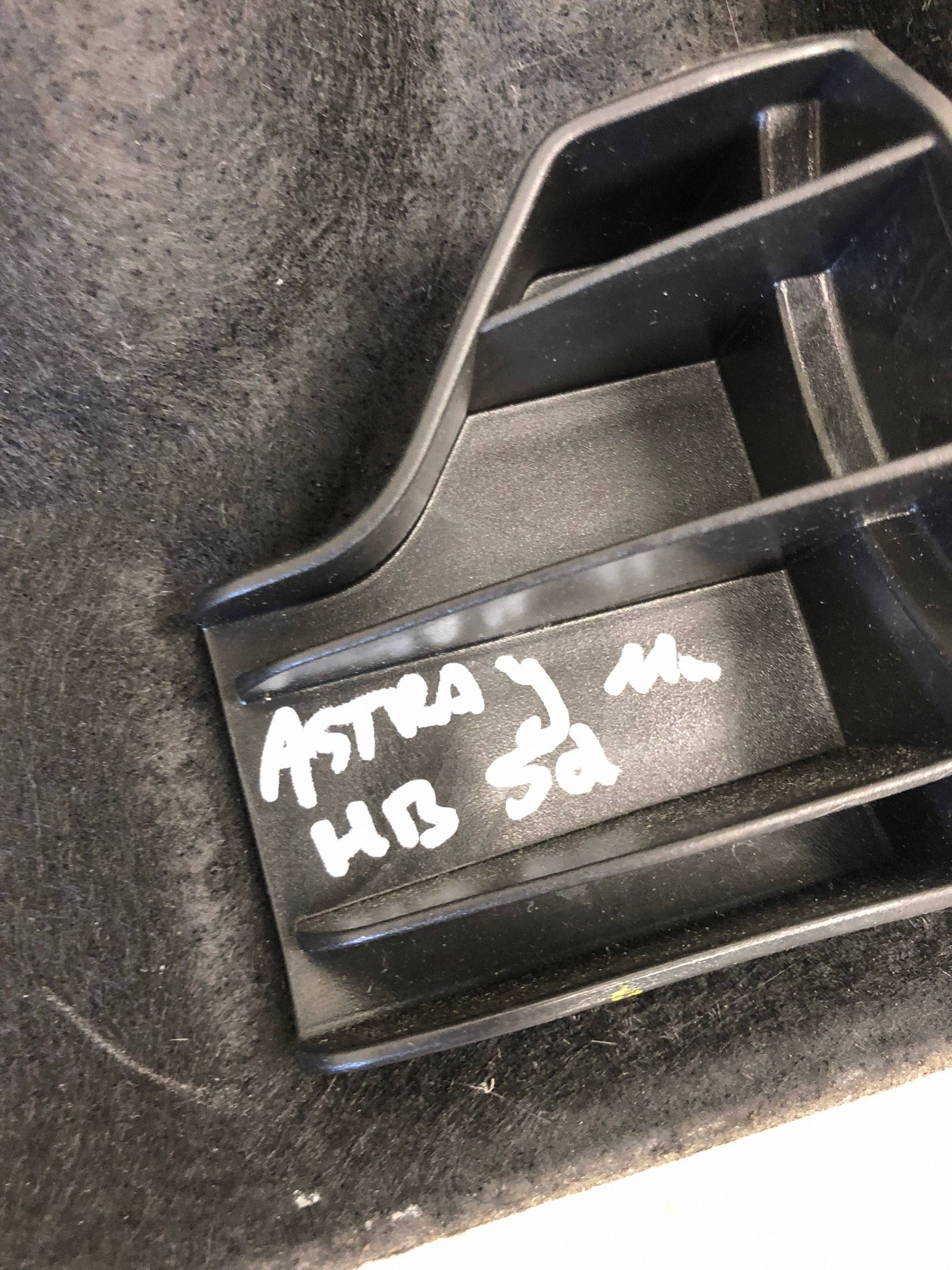 plato boot OPEL ASTRA J HB 13292208