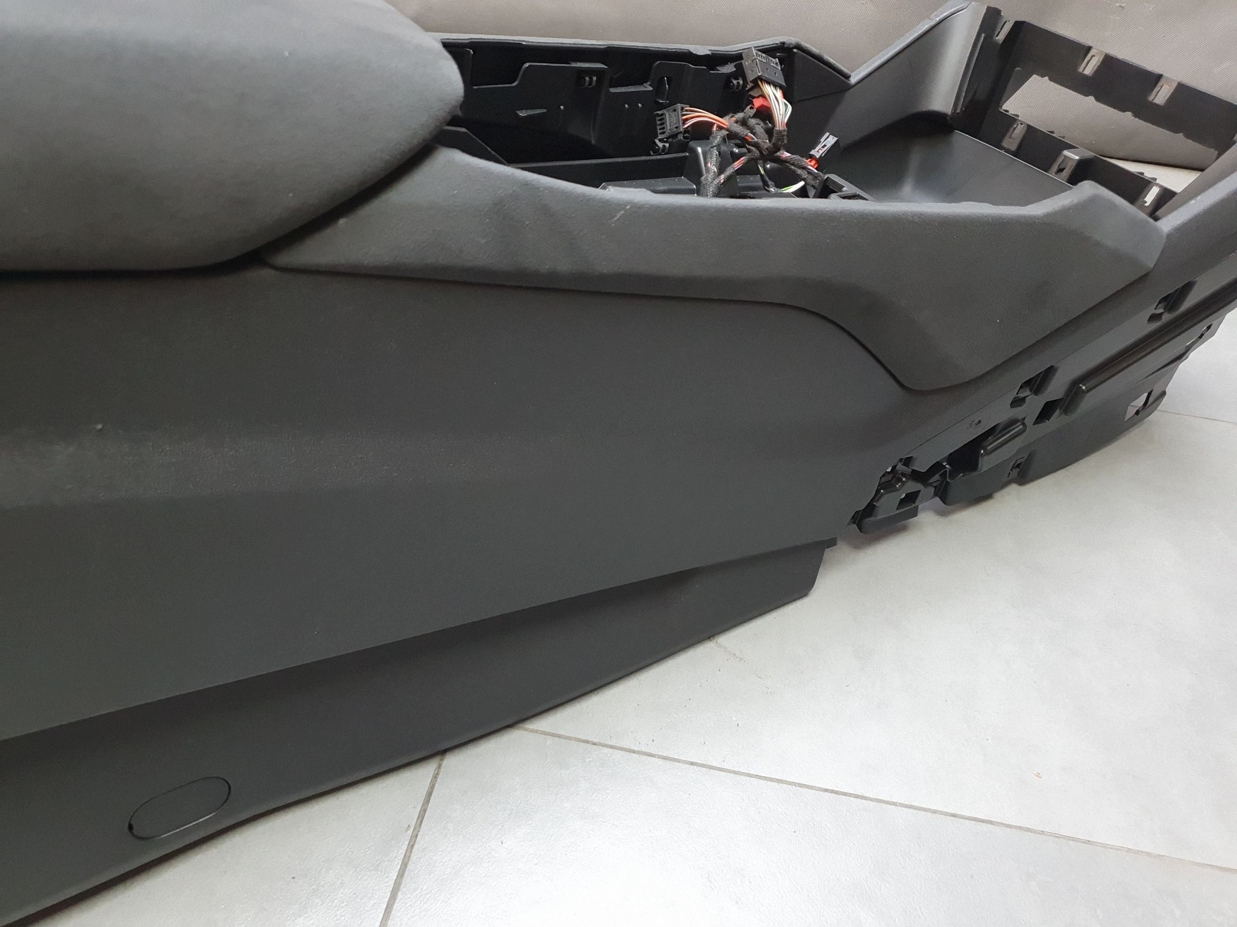Audi SQ6 e-tron konsole mitte mitteltunnel armlehne 85E863241