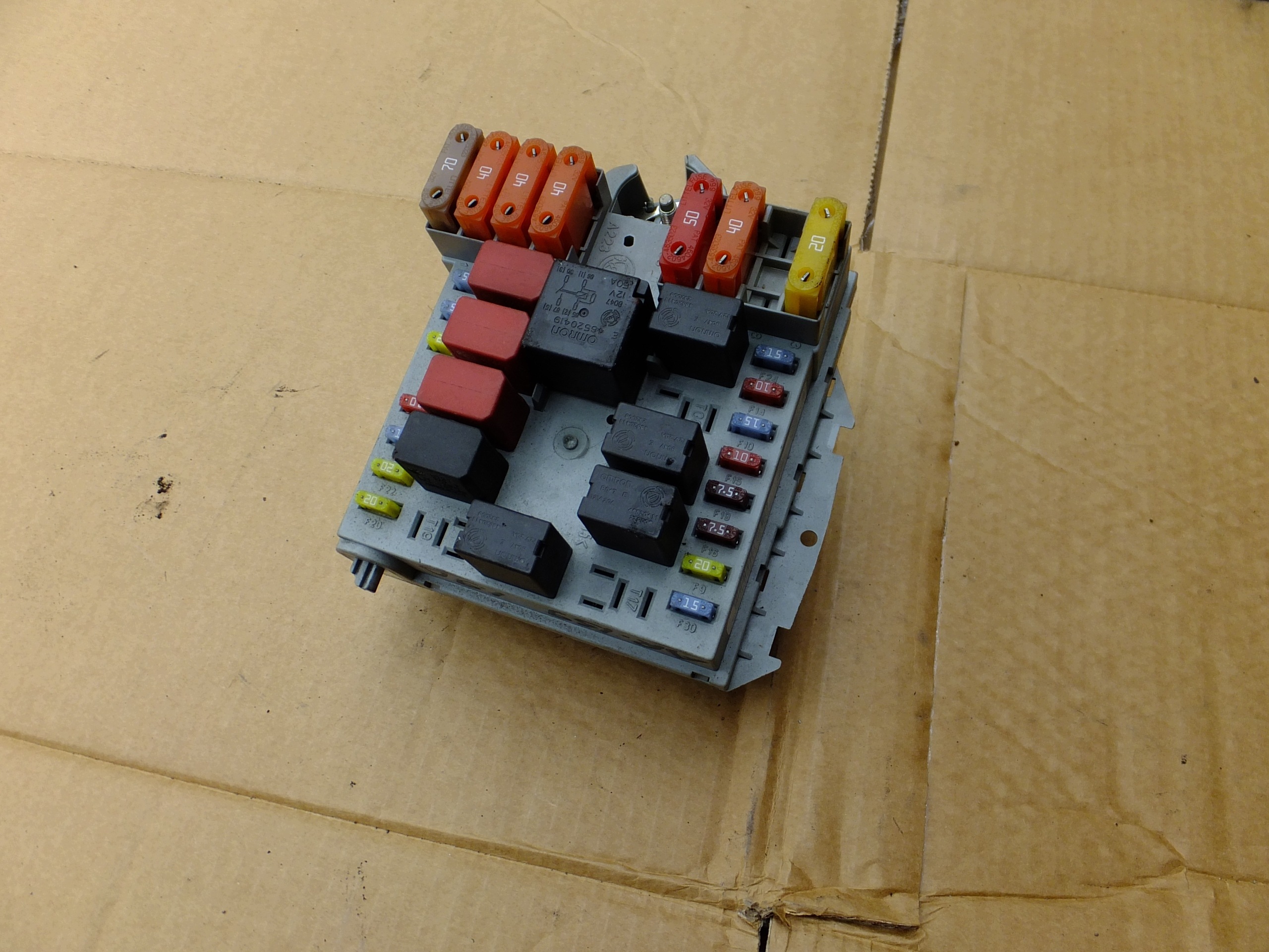 Module fusibles alfa romeo 159 1,9 jtd 50508214