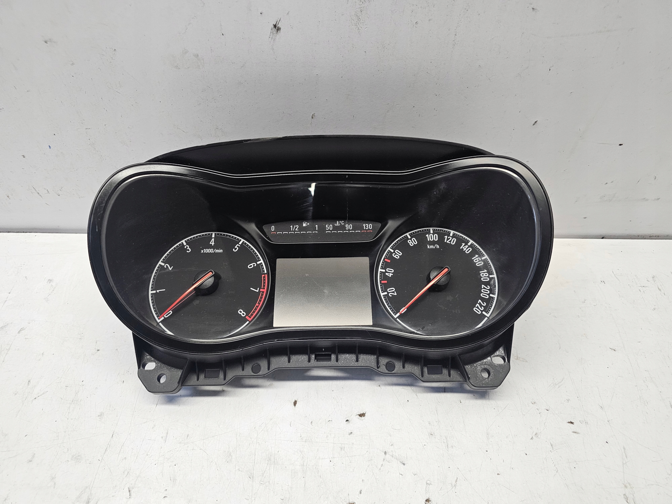OPEL CORSA E dials dials 39204199 EUROPA petrol