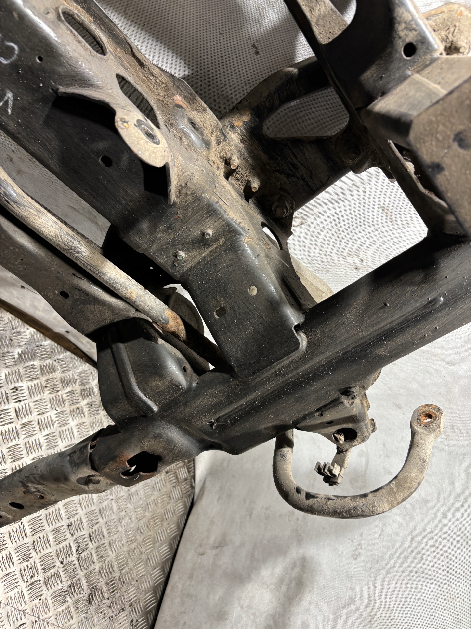 subframe axle beam front Volkswagen Crafter and 2,5TDI