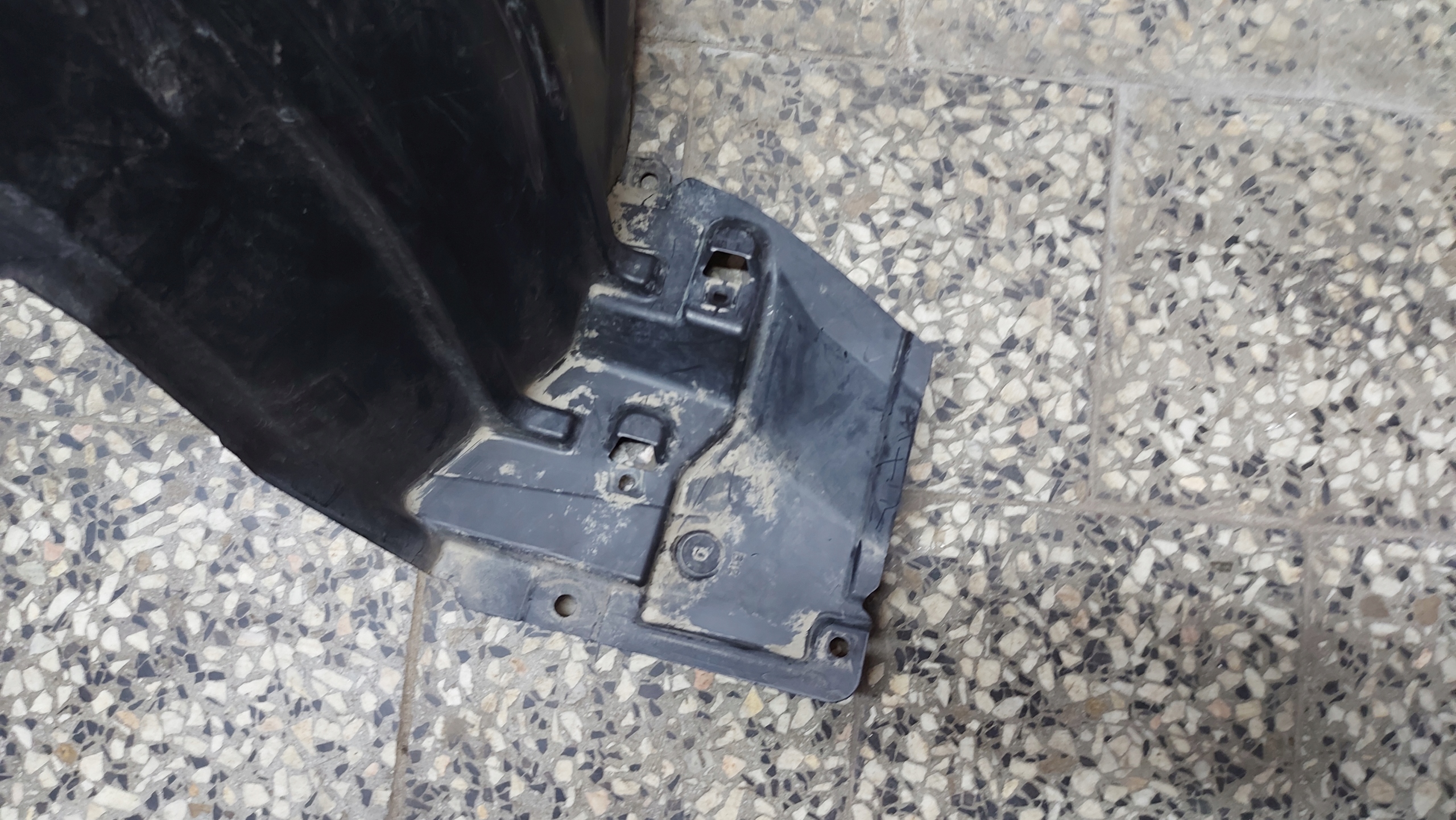 mudguard left front TOYOTA YARIS CROSS 21