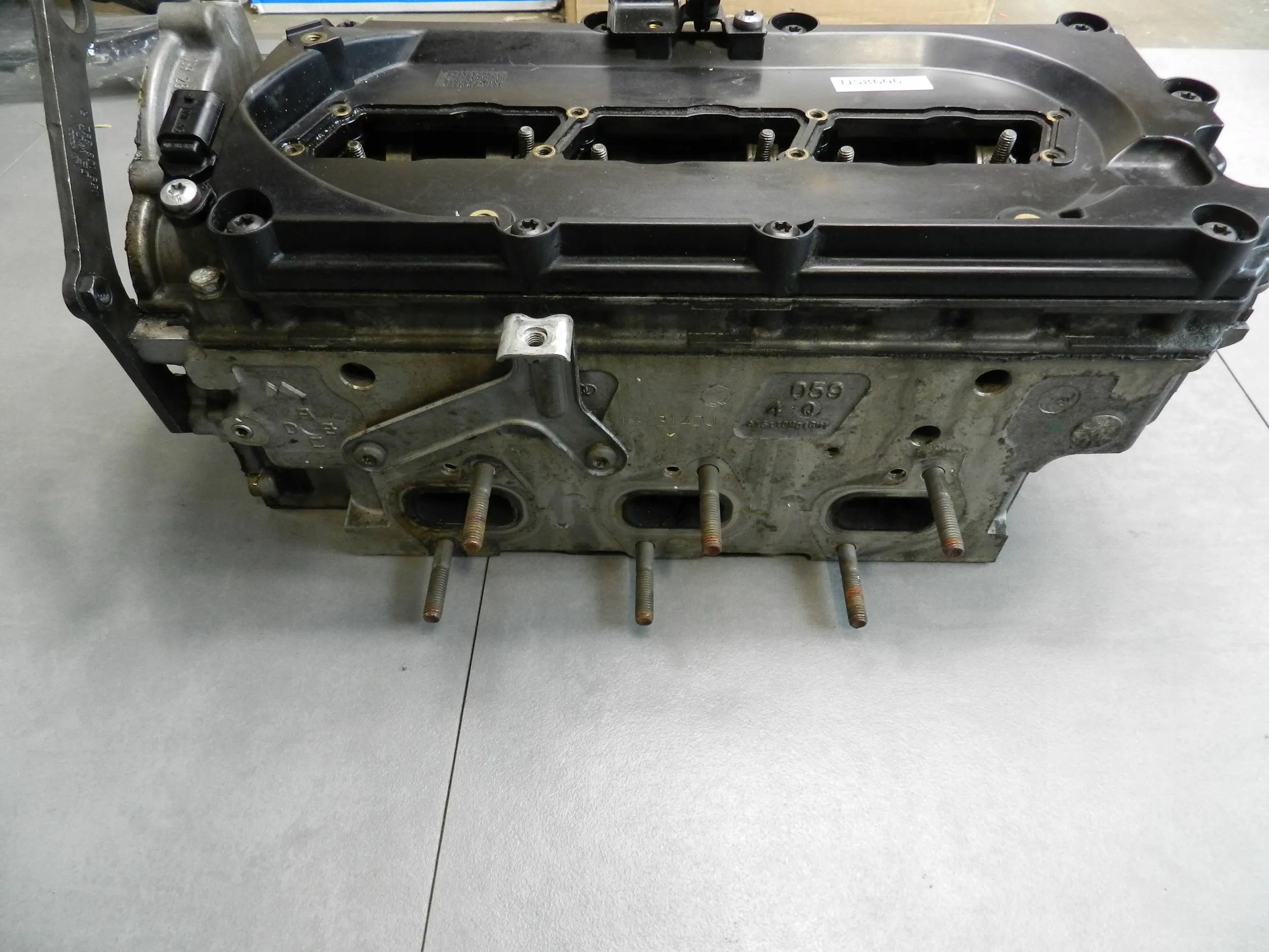 VW Phaeton head. of the engine 059354EC CEX