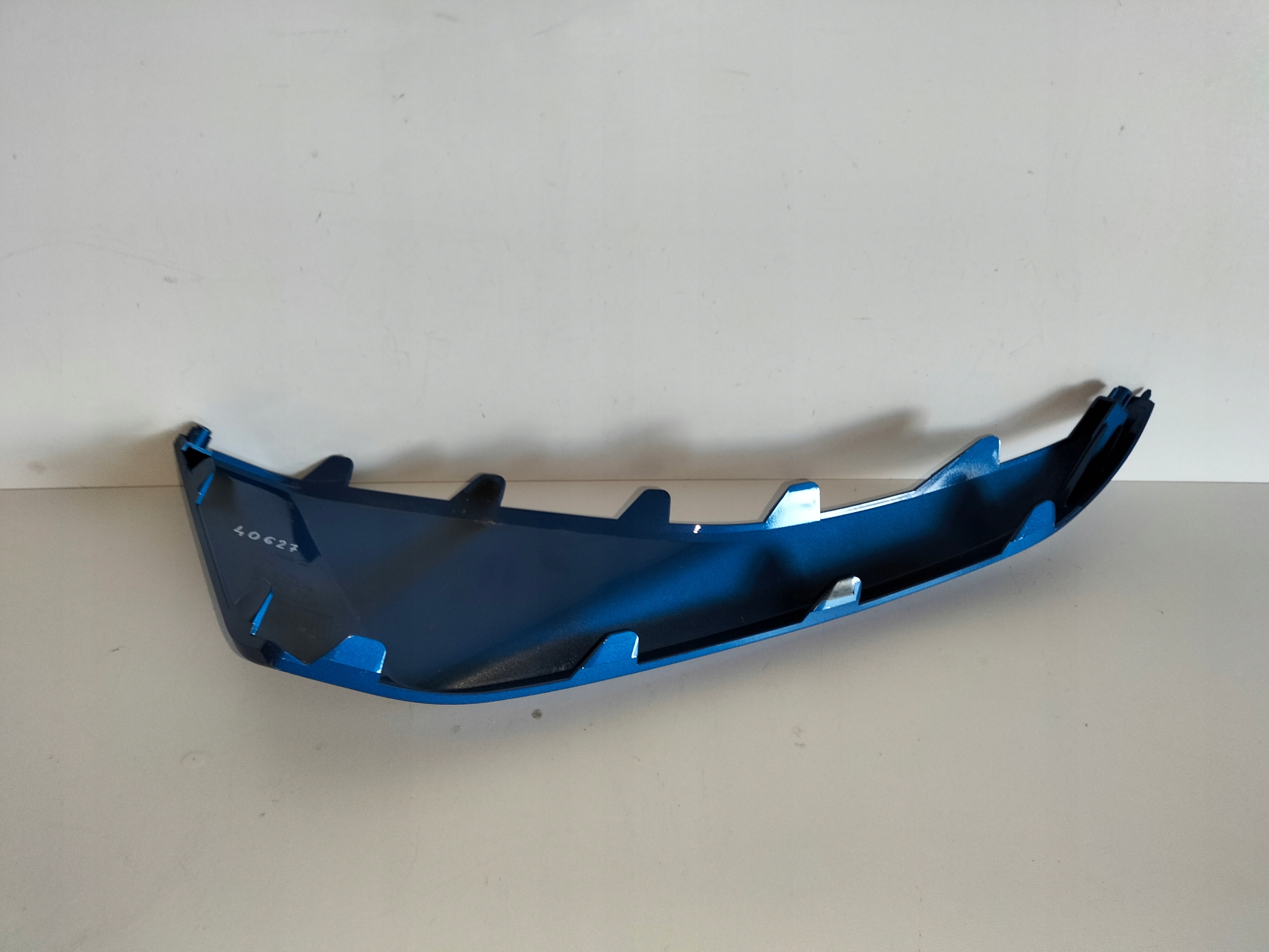 moulding cap of a bumper front right KIA EV4 25- GT-LINE