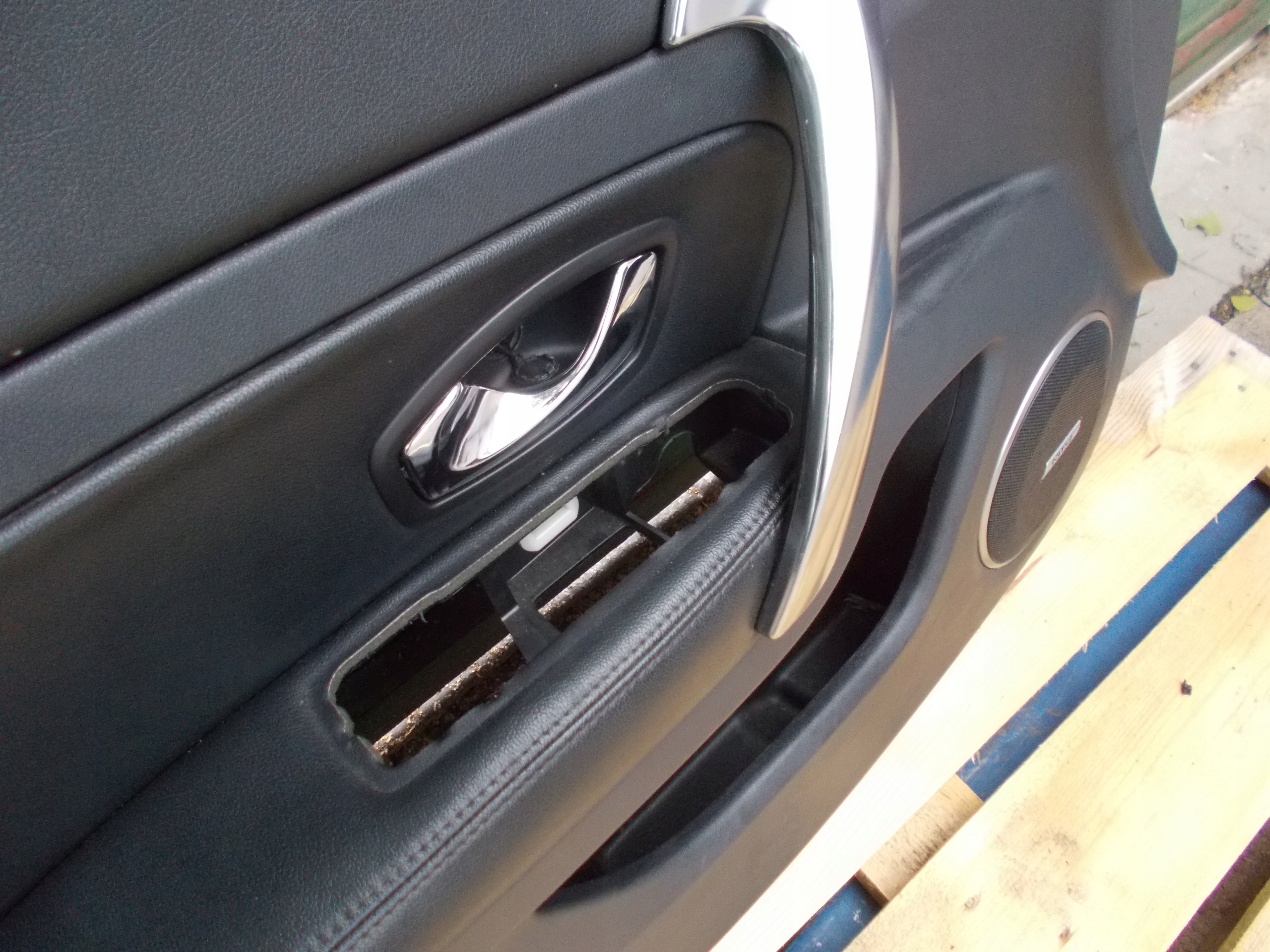 RENAULT LATITUDE 3.0 DCI 12R side door left front