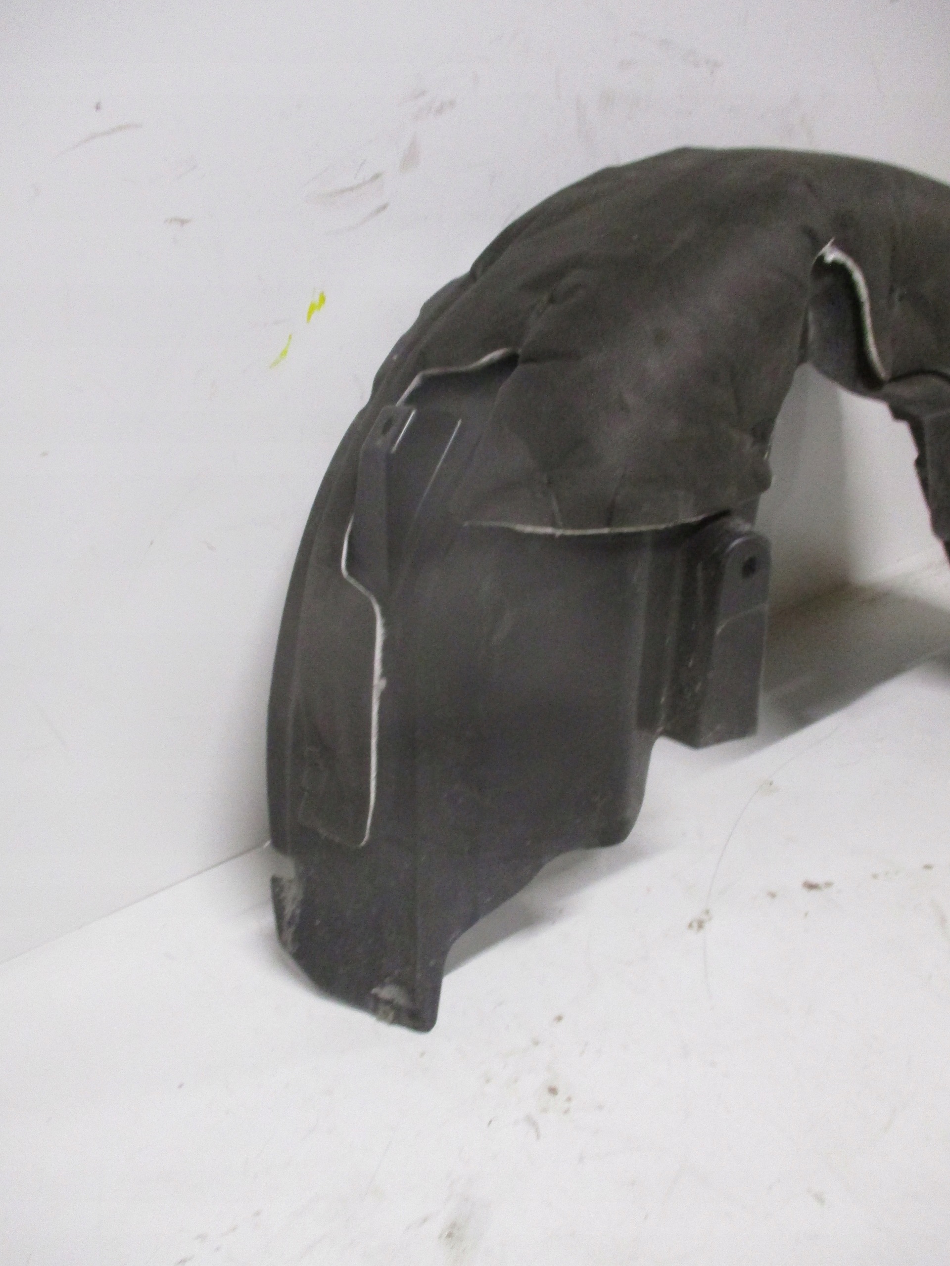 mudguard right rear part rear. JEEP AVENGER 52170952