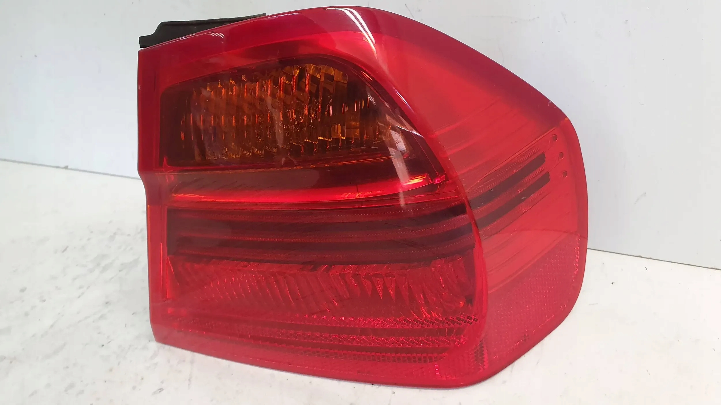 light rear part right 6937458 BMW 3 E90 04
