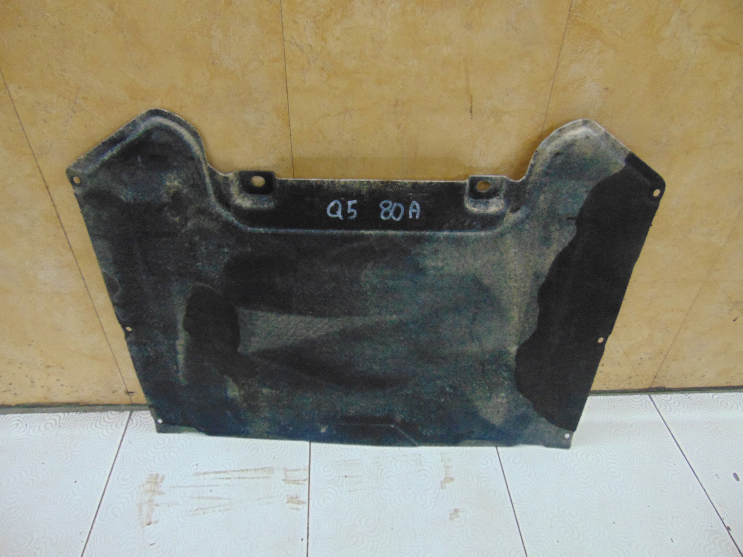 OSŁONA PŁYTA POD SKRZYNIE AUDI Q5 80A
