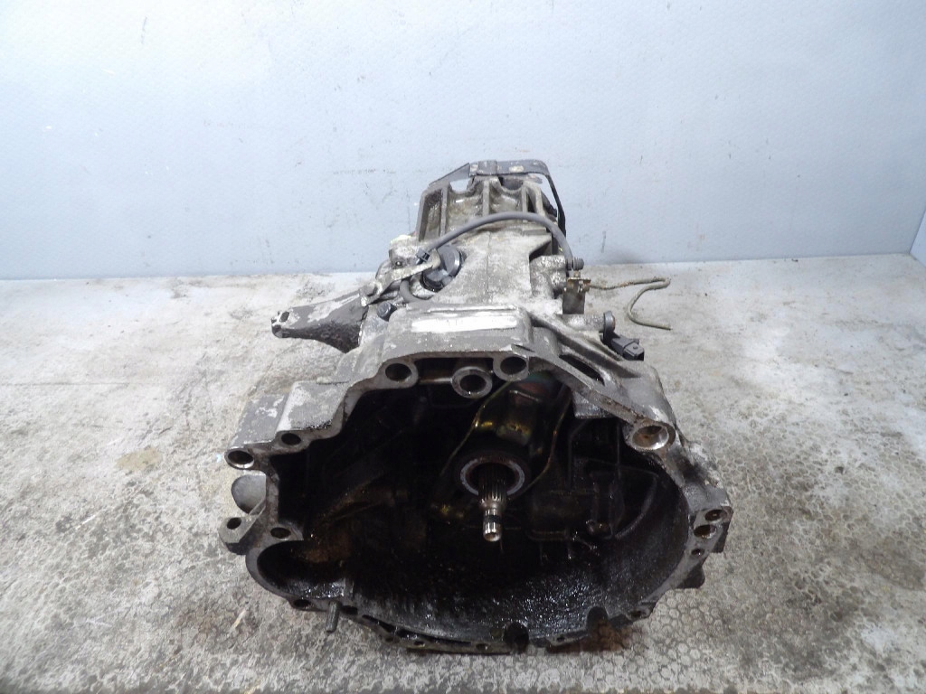 AUDI 100 2.3B CAMBIO manuale ATR