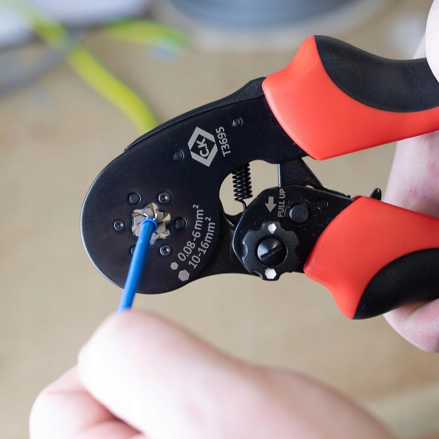 Carl Kammerling International Zaciskarka do EAN (GTIN) 5013969249194