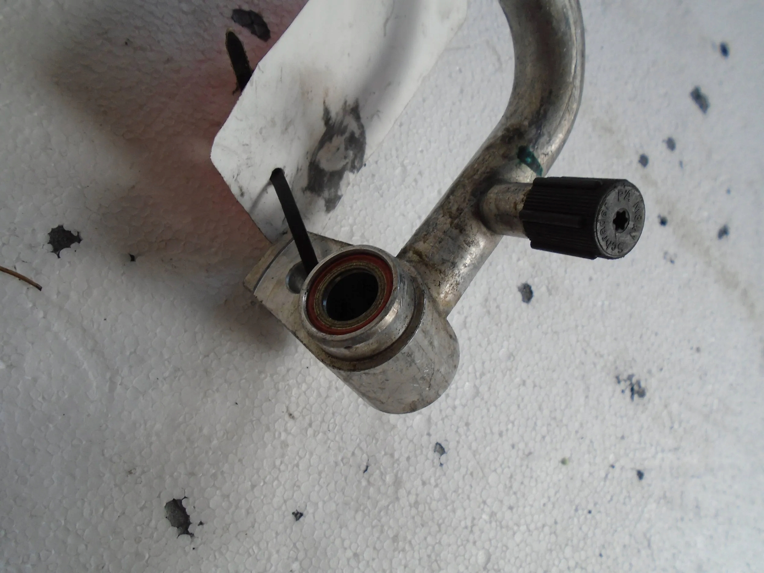 vedení klimatizaci C1B119F618BA Ford B-MAX