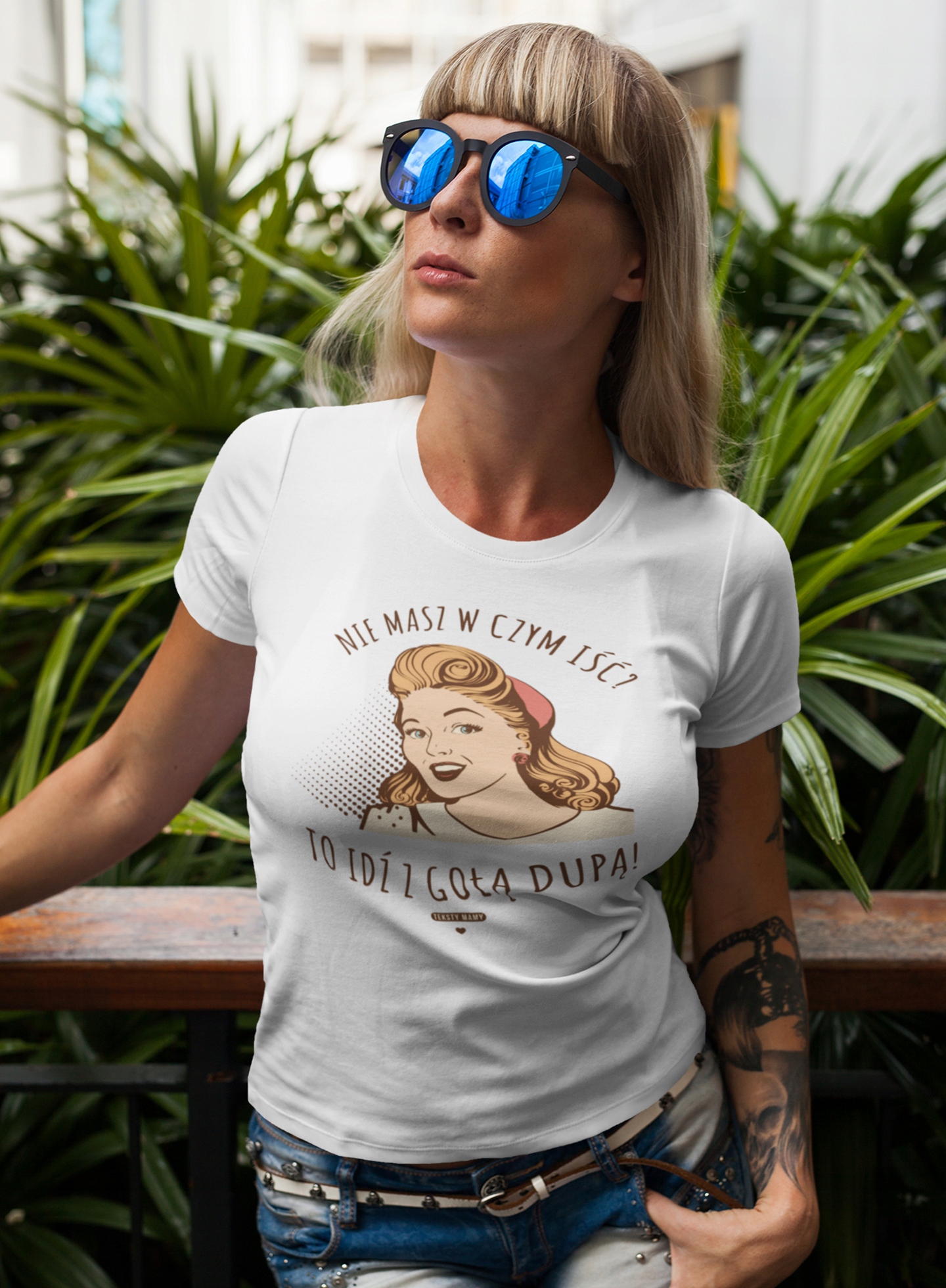 T-SHIRT DAMSKI TEKSTY MAMY IDŹ Z GOŁĄ DUPĄ PREZENT Rozmiar L