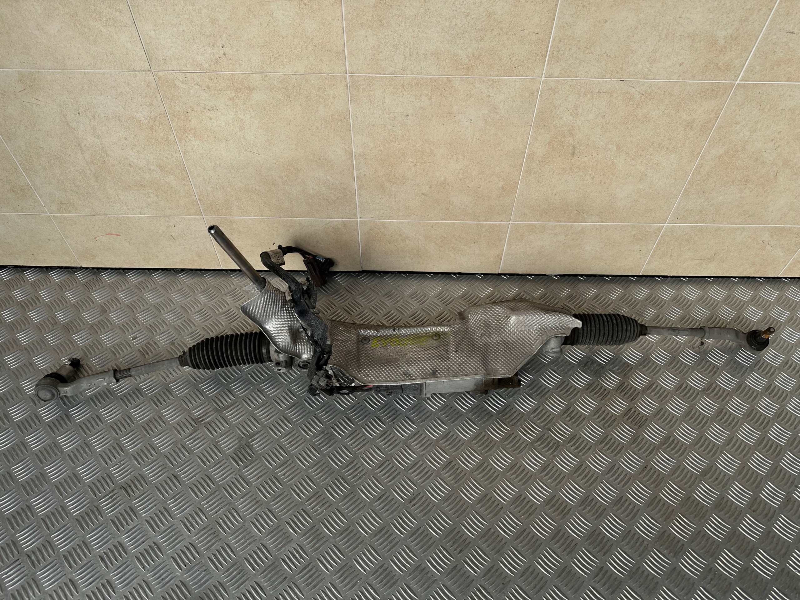 рулевая рейка Discovery спорт 2015 год