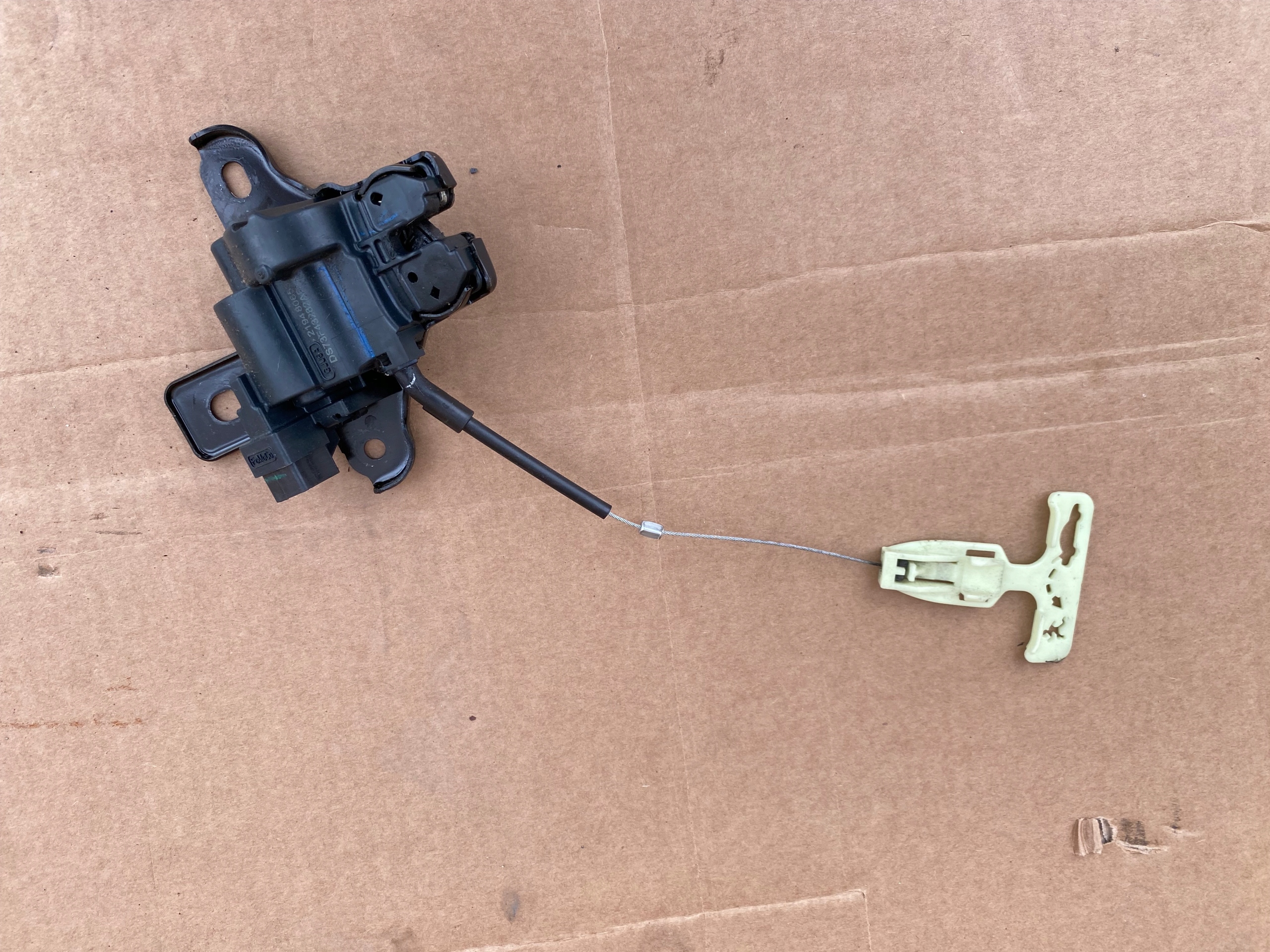 ZAMEK KLAPY BAGAZNIKA FORD MUSTANG VI FASTBACK