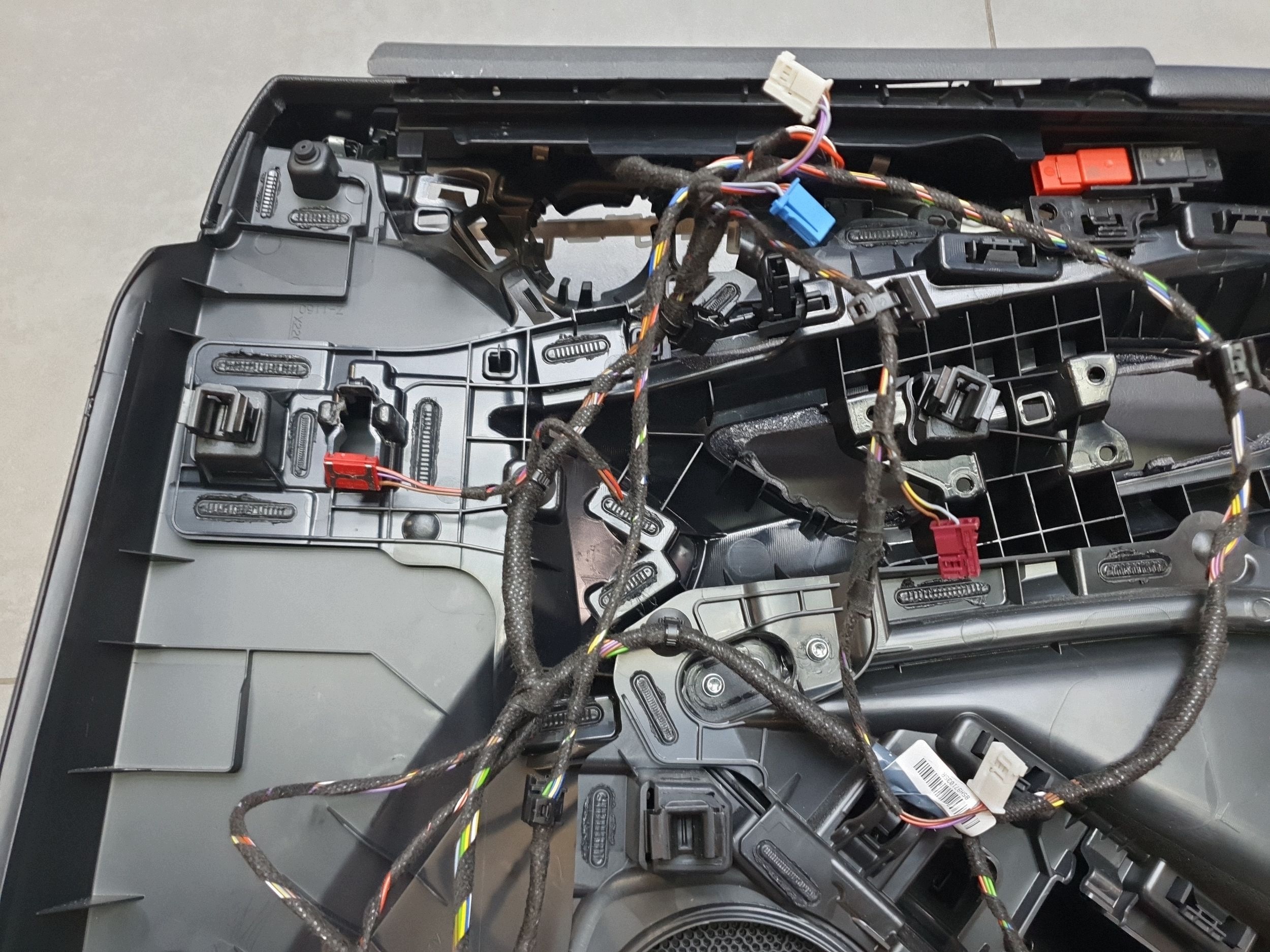 Audi SQ6 e-tron seite tür vorne links vorne alcantara 85B867585
