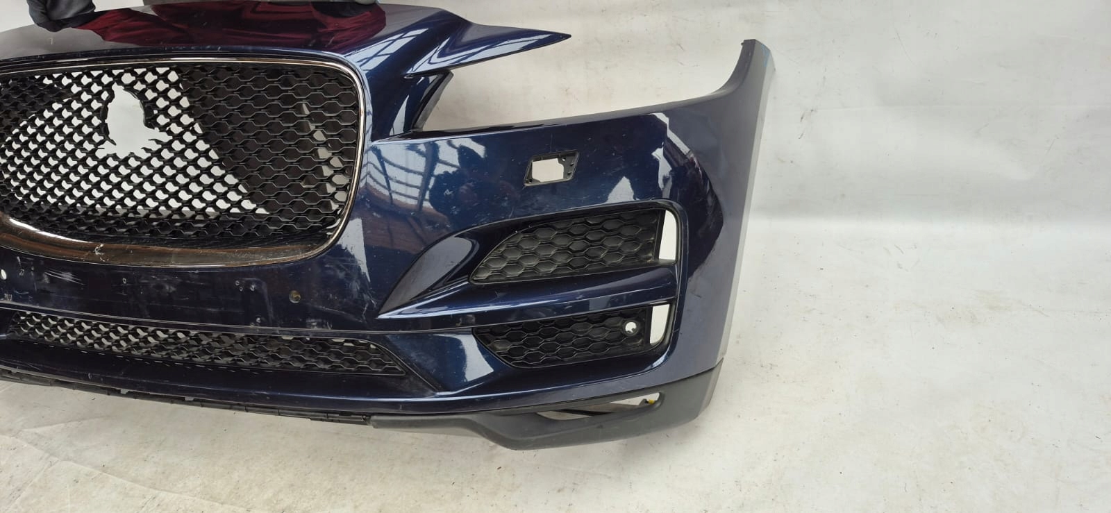 JAGUAR F-PACE 15- bumper front front SPR PDC HK83-17F003-A
