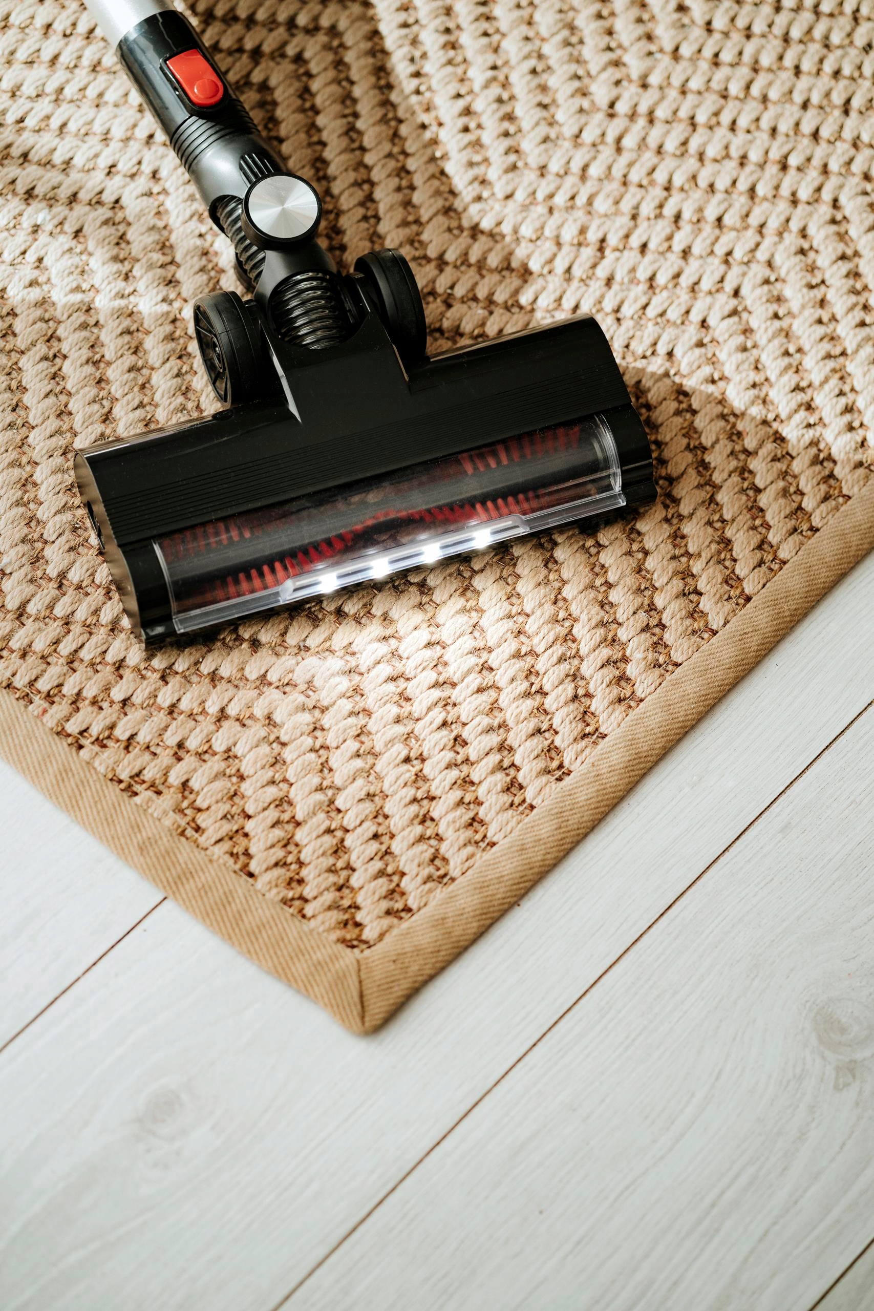 ODKURZACZ BEZPRZEWODOWY PIONOWY BEZWORKOWY CYKLONOWY DODATKOWY FILTR I BATE Czas pracy bezprzewodowej 30 min