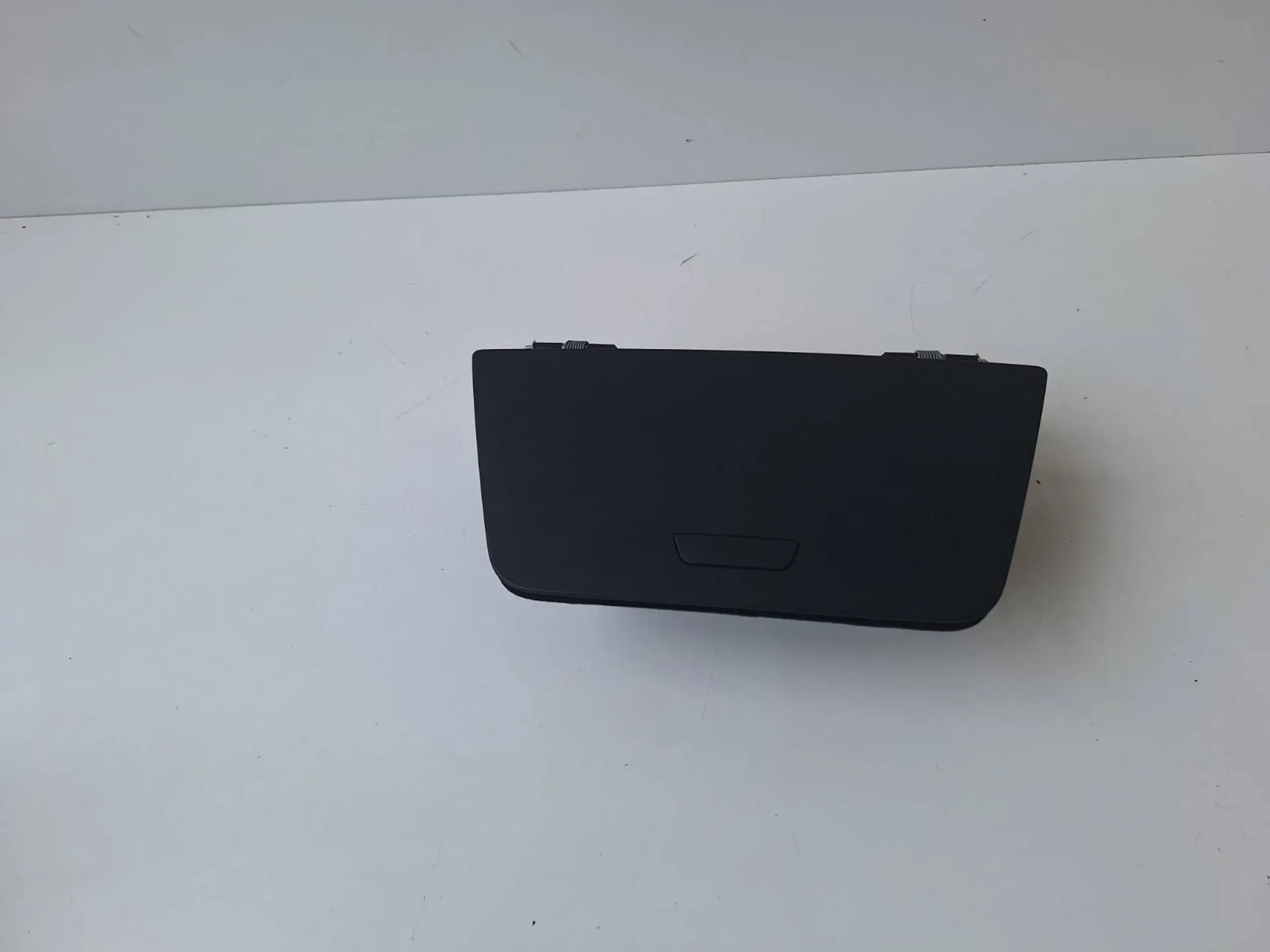 SKODA KAROQ 57A SCHOWEK PÓŁKA KONSOLI 57A857096 A