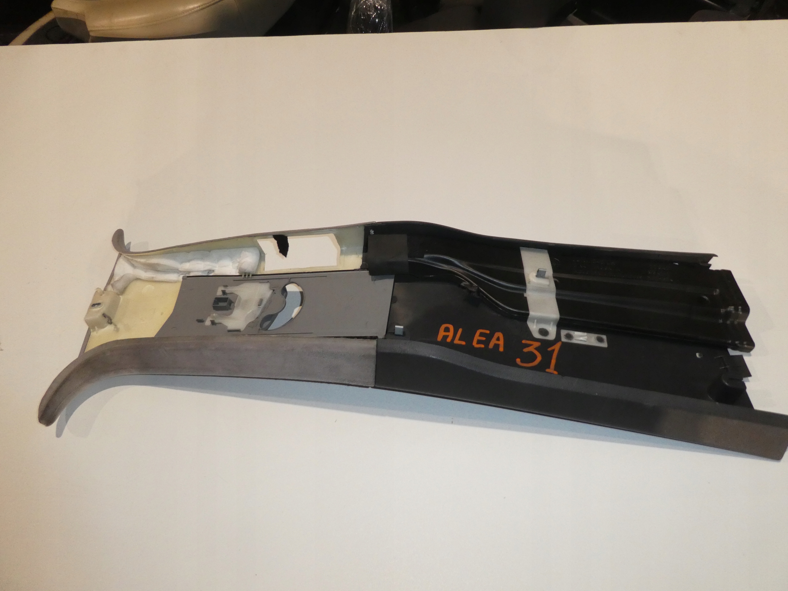 cover SLUPKA B left PORSCHE CAYENNE and 7L5867239